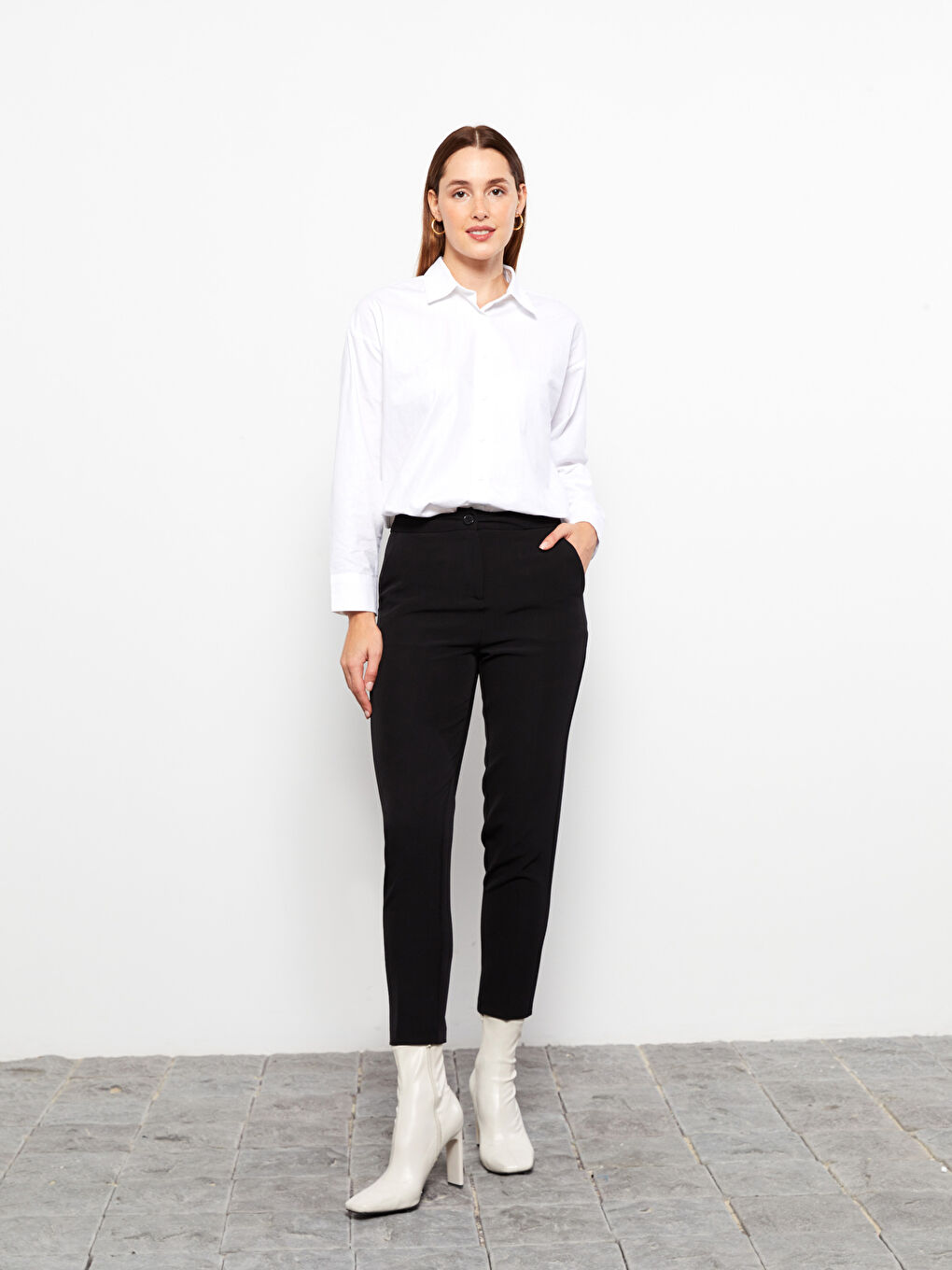 Siyah Kadın Standart Fit Düz Pantolon-1