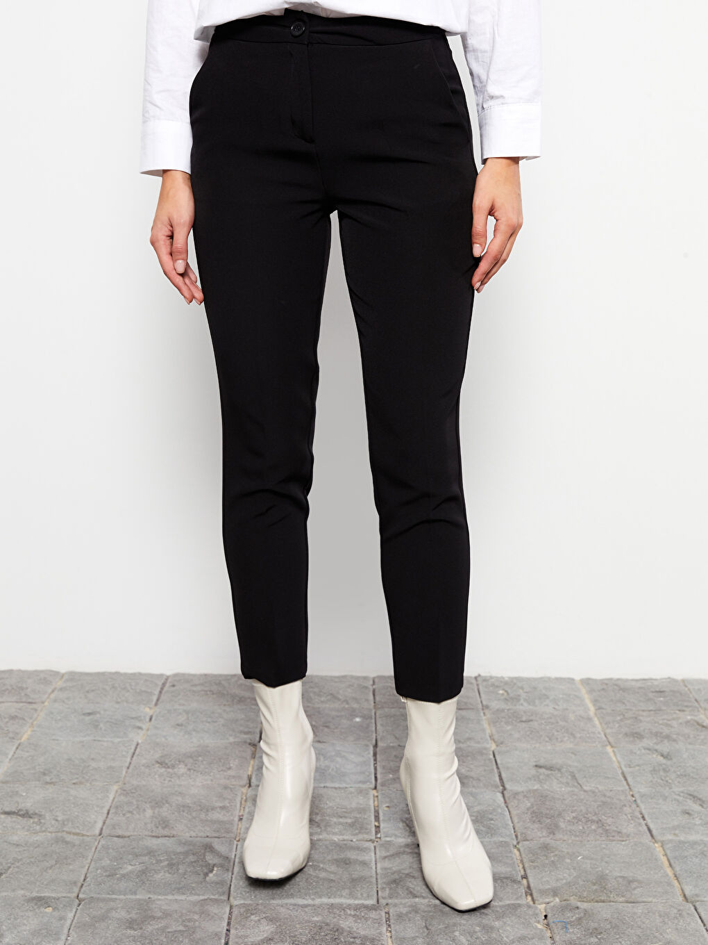 Siyah Kadın Standart Fit Düz Pantolon-3