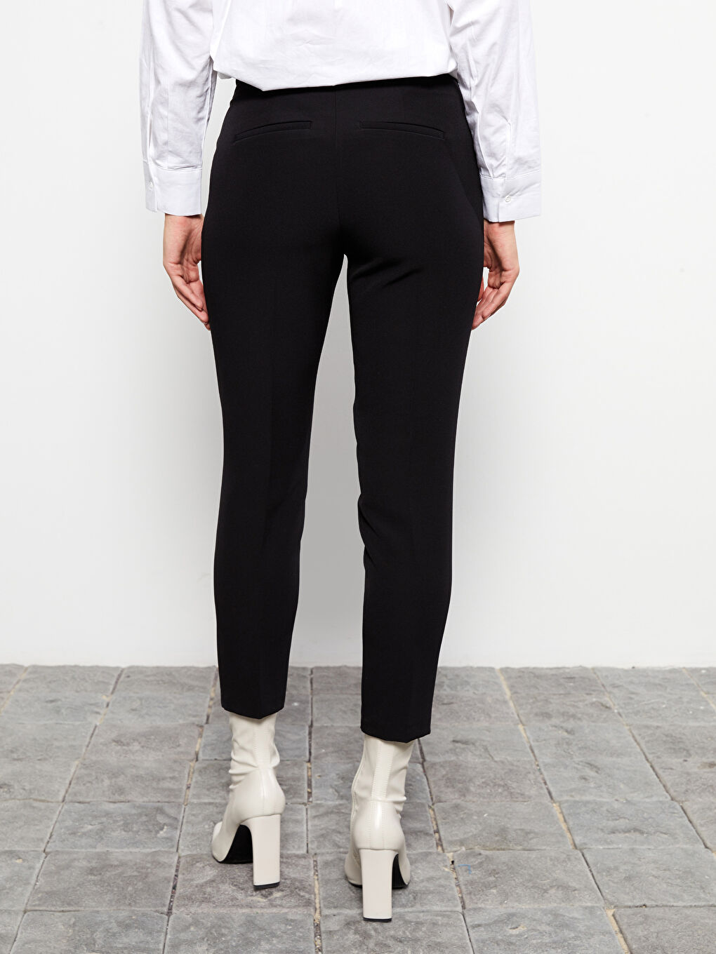 Siyah Kadın Standart Fit Düz Pantolon-4
