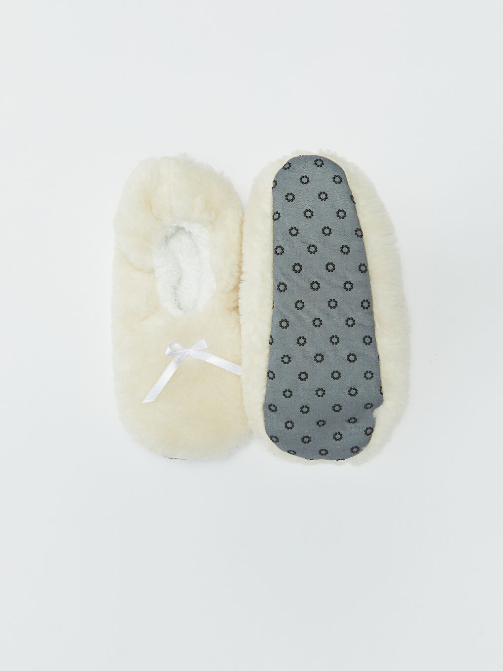 Ekru Fiyonk Detaylı Pelüş Kız Çocuk Ev Çorabı-1