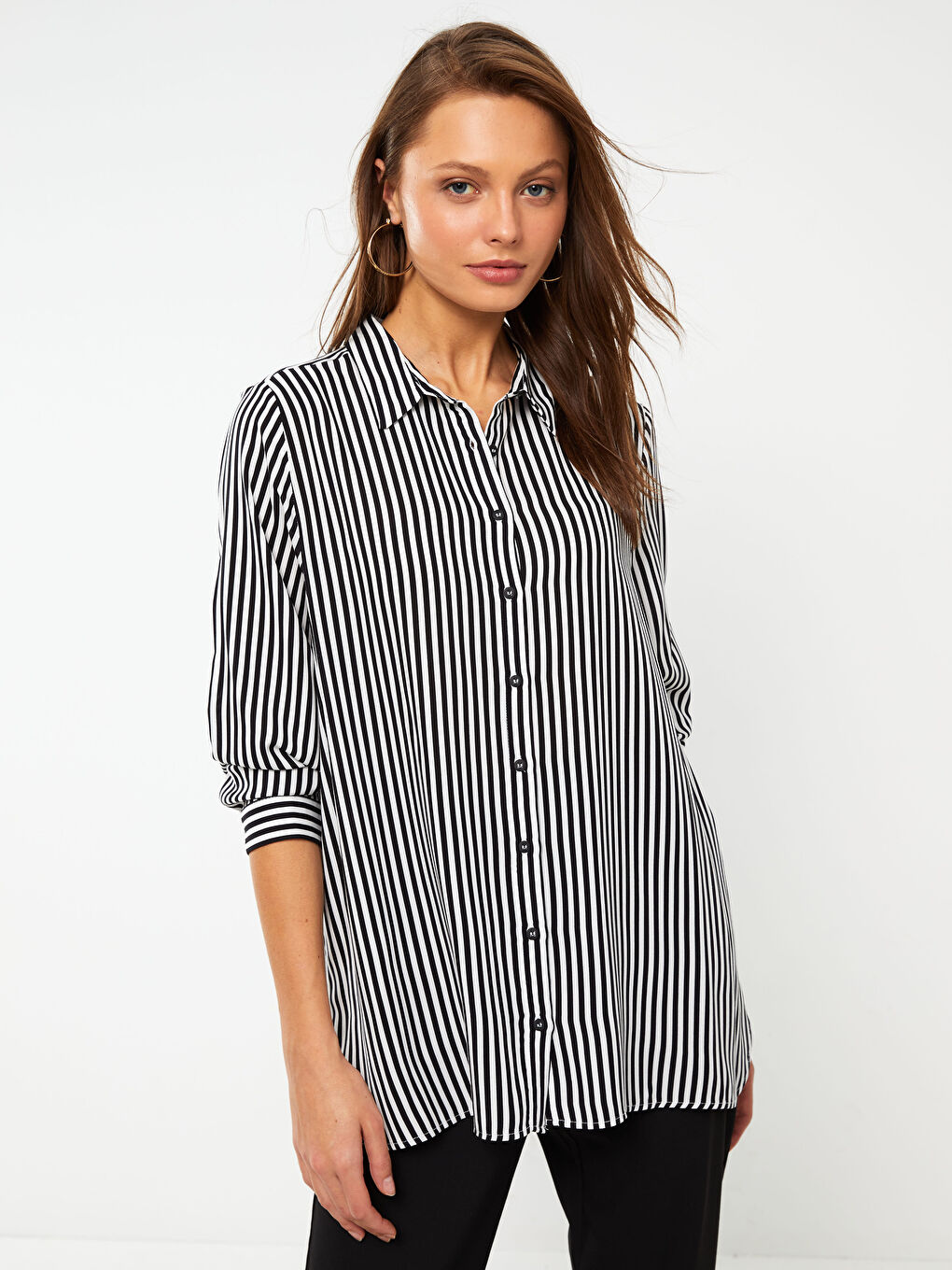 قميص نسائي بأكمام طويلة مُخَطَّط-1