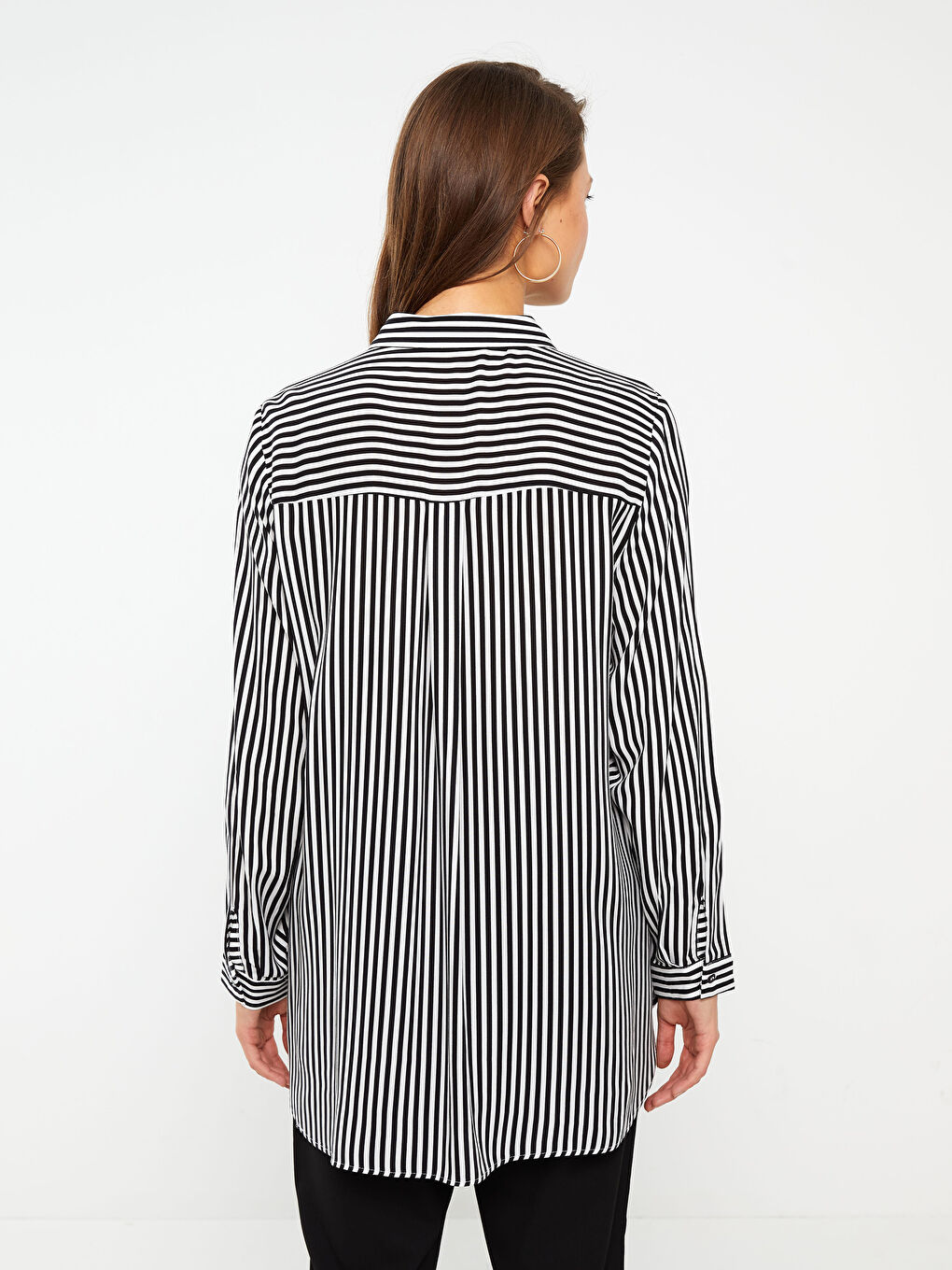 قميص نسائي بأكمام طويلة مُخَطَّط-4