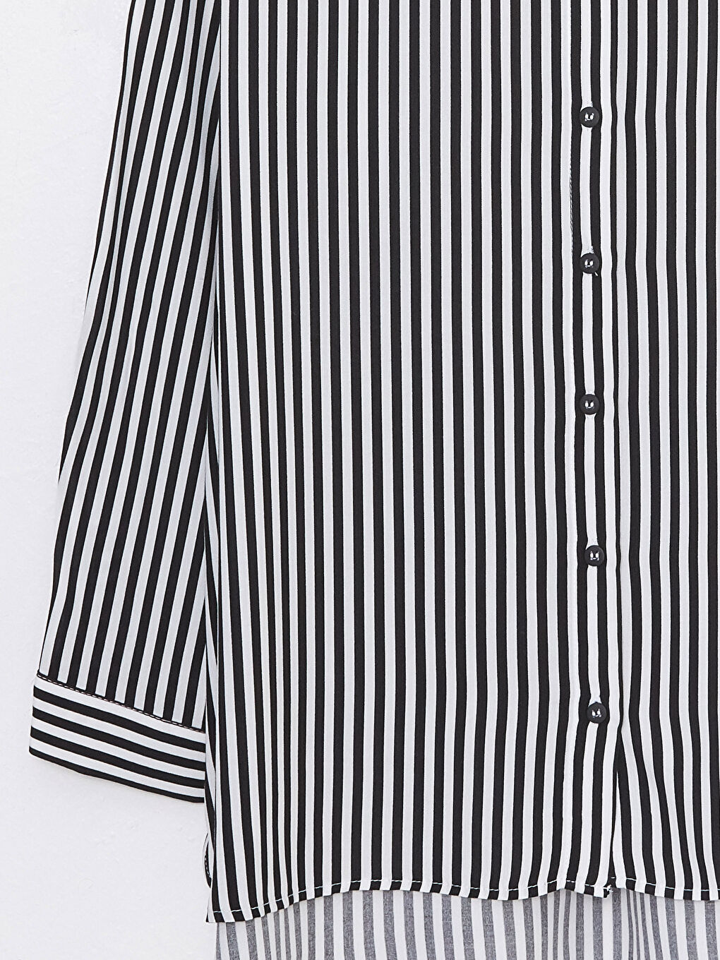 قميص نسائي بأكمام طويلة مُخَطَّط-7