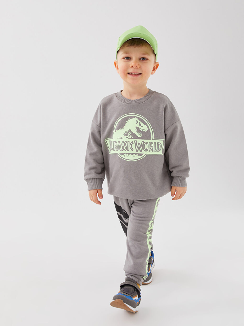 LCW baby Gri Bisiklet Yaka Jurassic World Baskılı Erkek Bebek Sweatshirt ve Eşofman Altı - 3