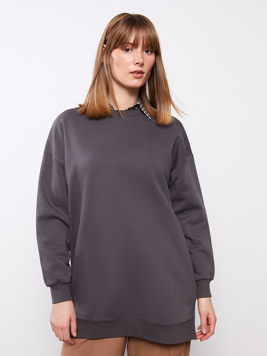 Кръгло деколте Изчистен Овърсайз Суитшърт туника за жени Плътен