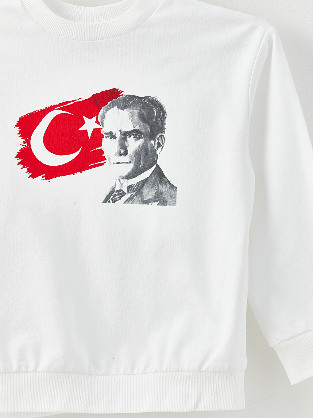 Beyaz Bisiklet Yaka Türk Bayrağı ve Atatürk Baskılı Uzun Kollu Erkek Çocuk Sweatshirt-2
