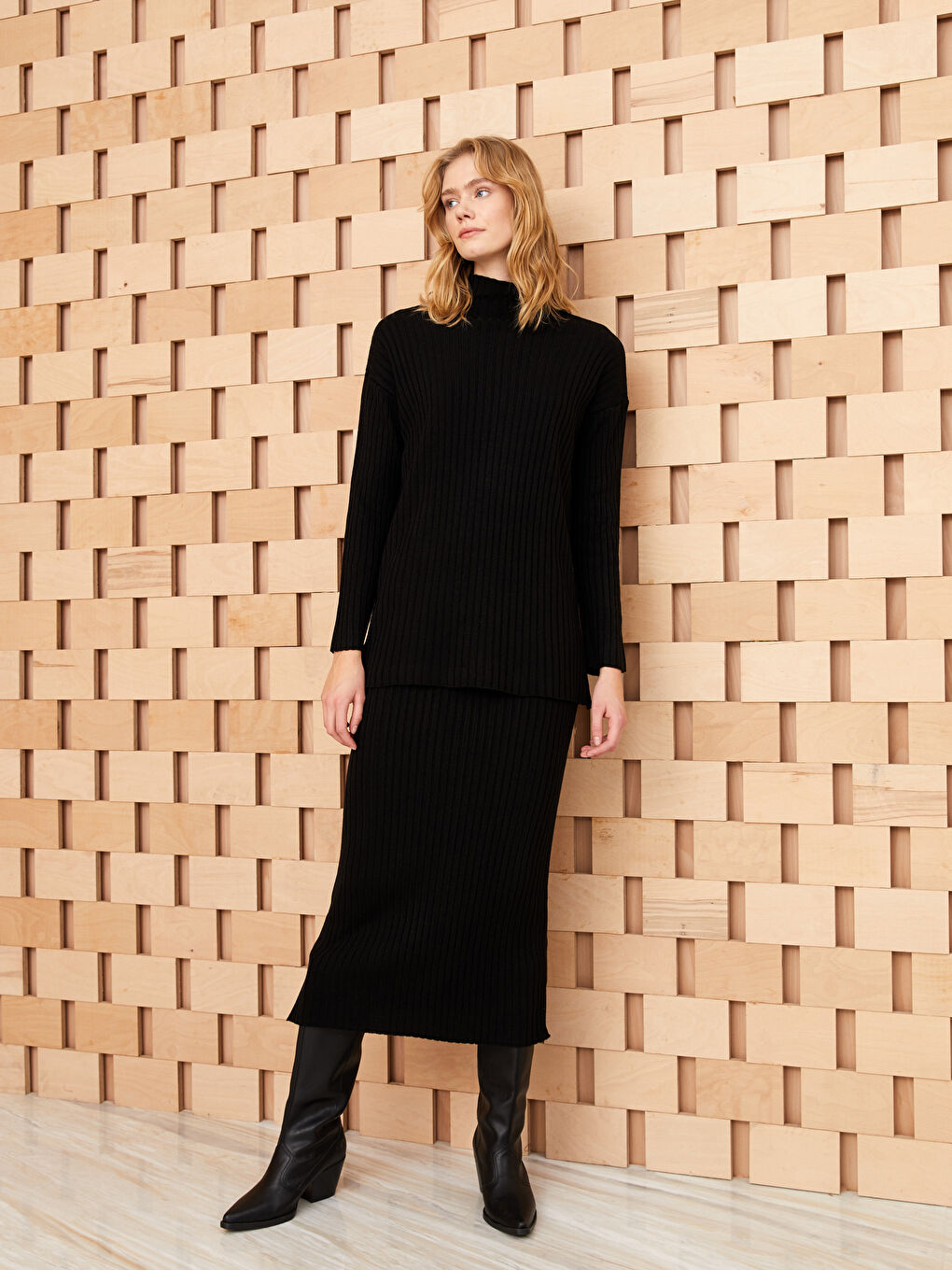 Siyah Kadın Beli Lastikli Düz Triko Etek-1