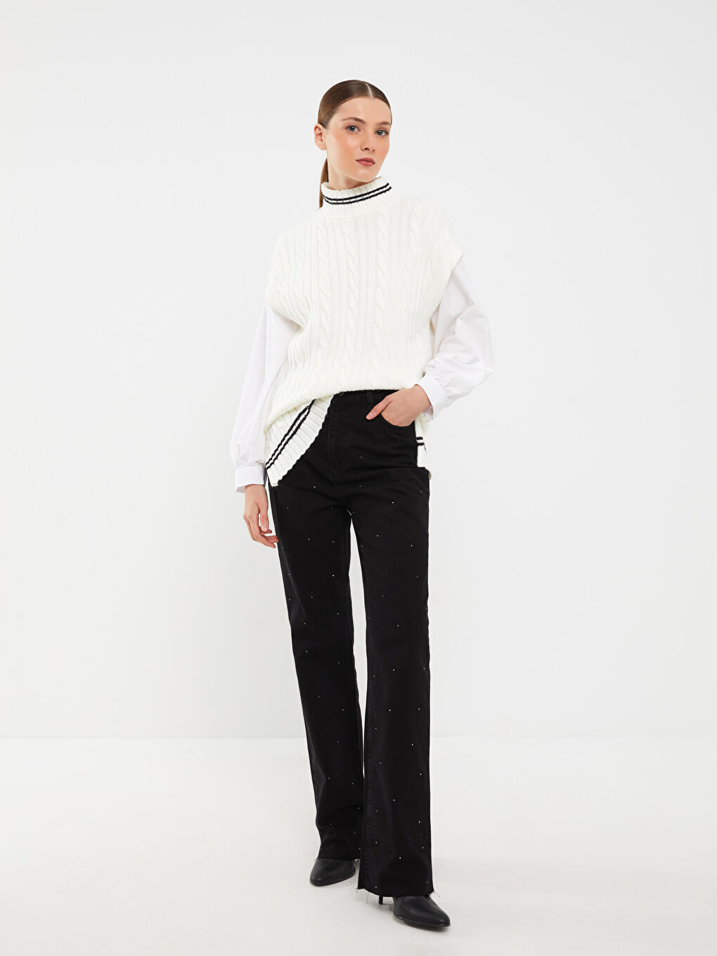 Siyah Straight Fit Taşlı Kadın Jean Pantolon