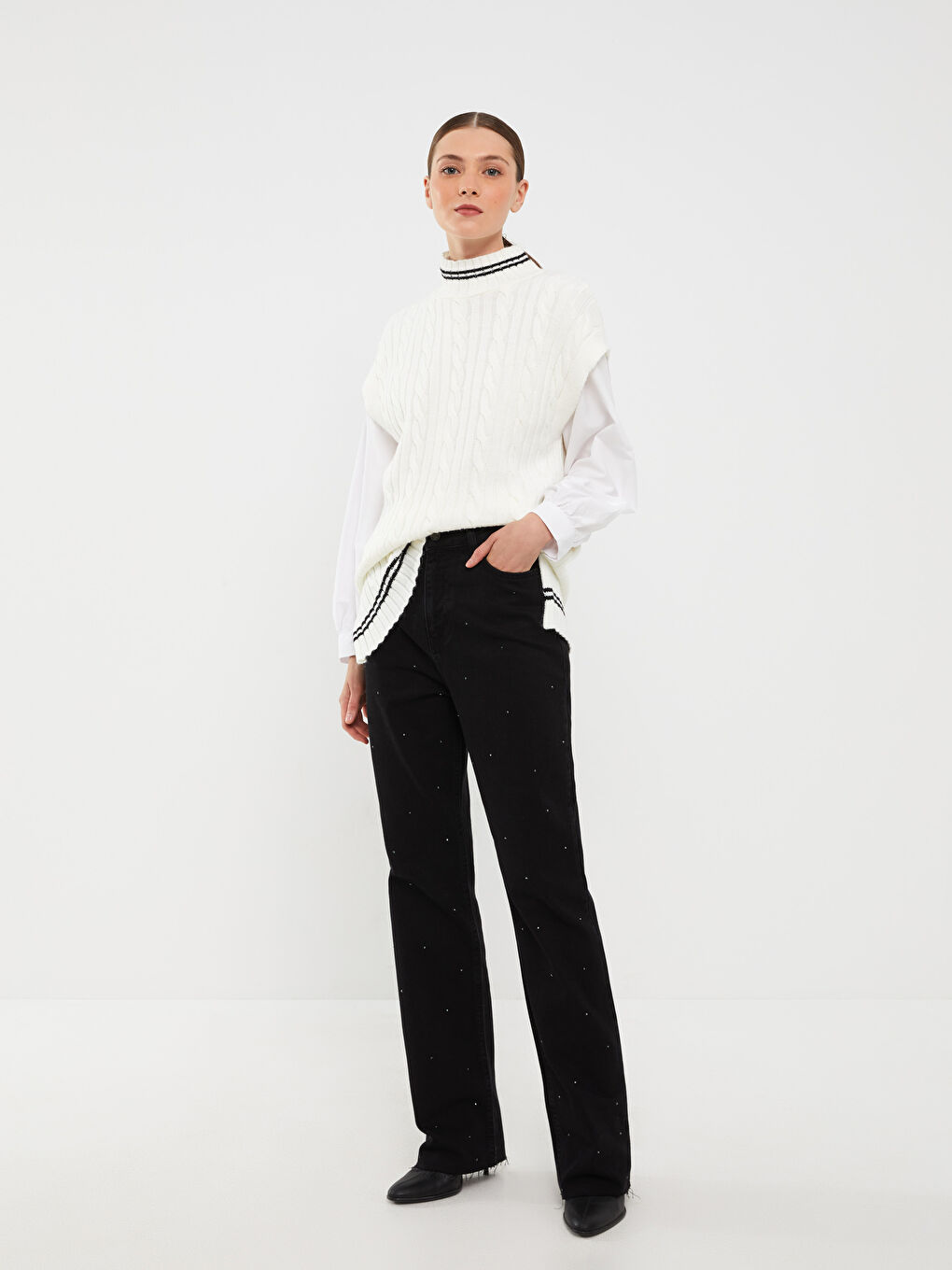 Siyah Straight Fit Taşlı Kadın Jean Pantolon-1