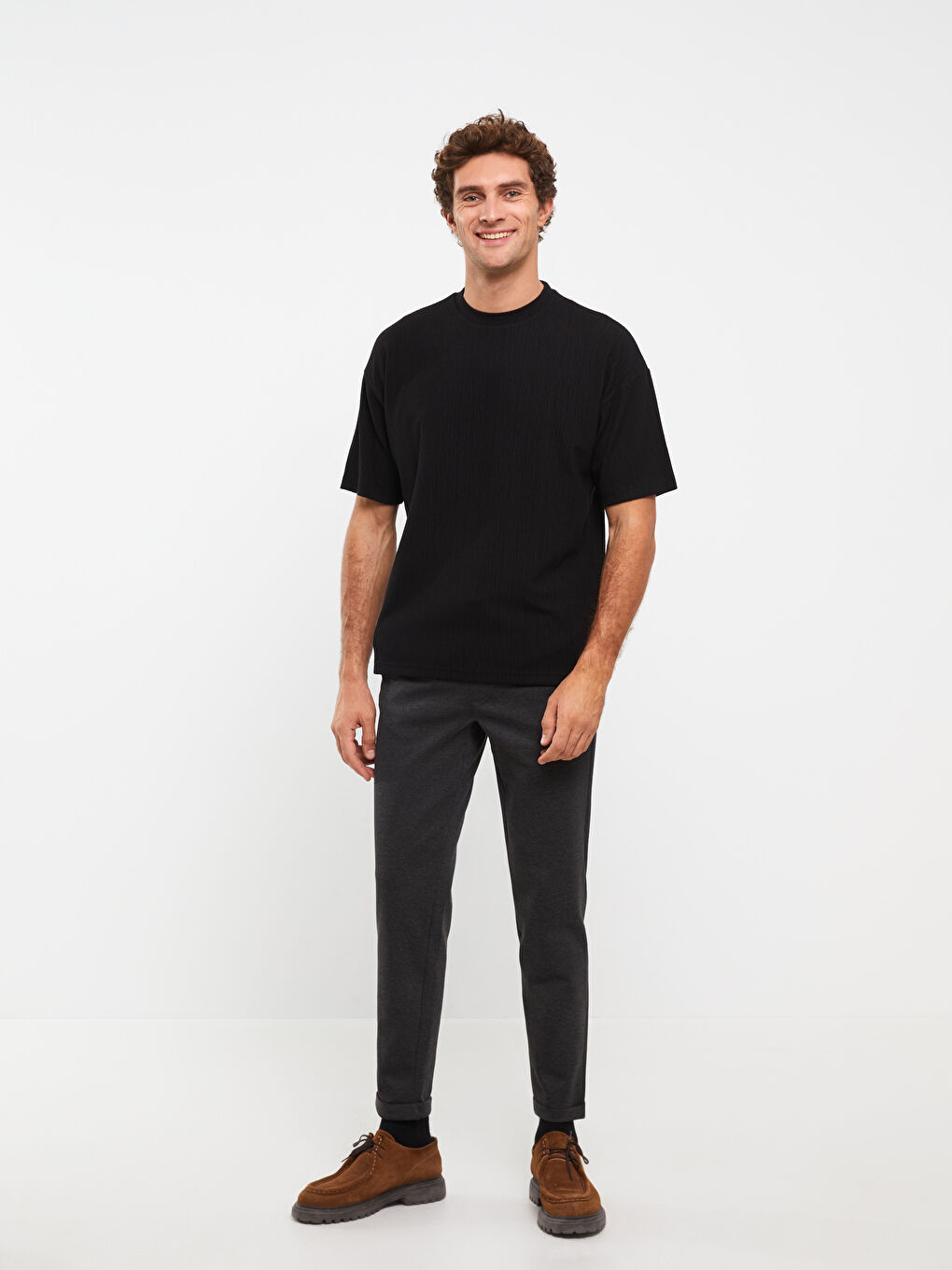 Ерлерге арналған дөңгелек жағалы қысқа жеңді негізгі футболка-2