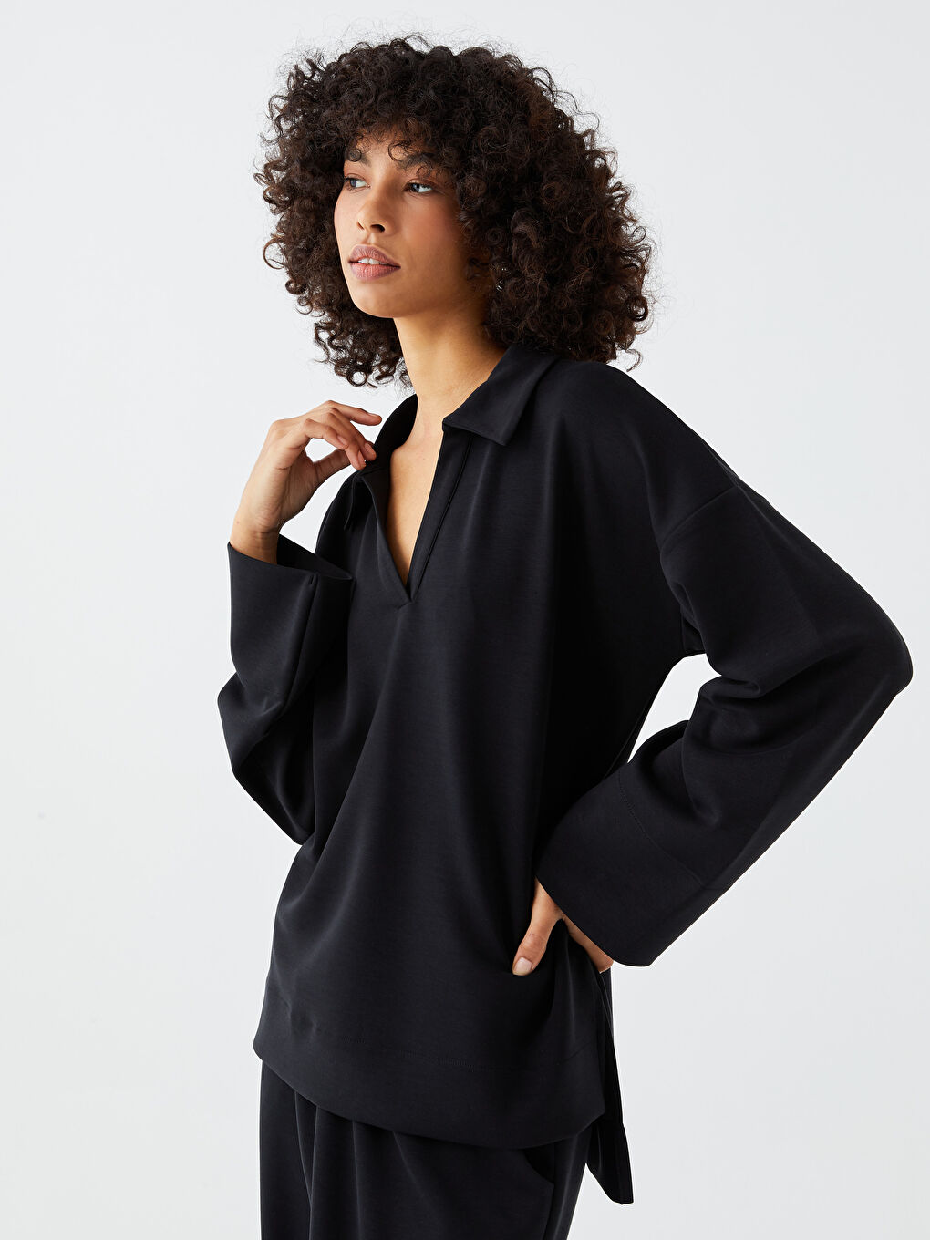 Siyah Polo Yaka Düz Uzun Kollu Kadın Sweatshirt