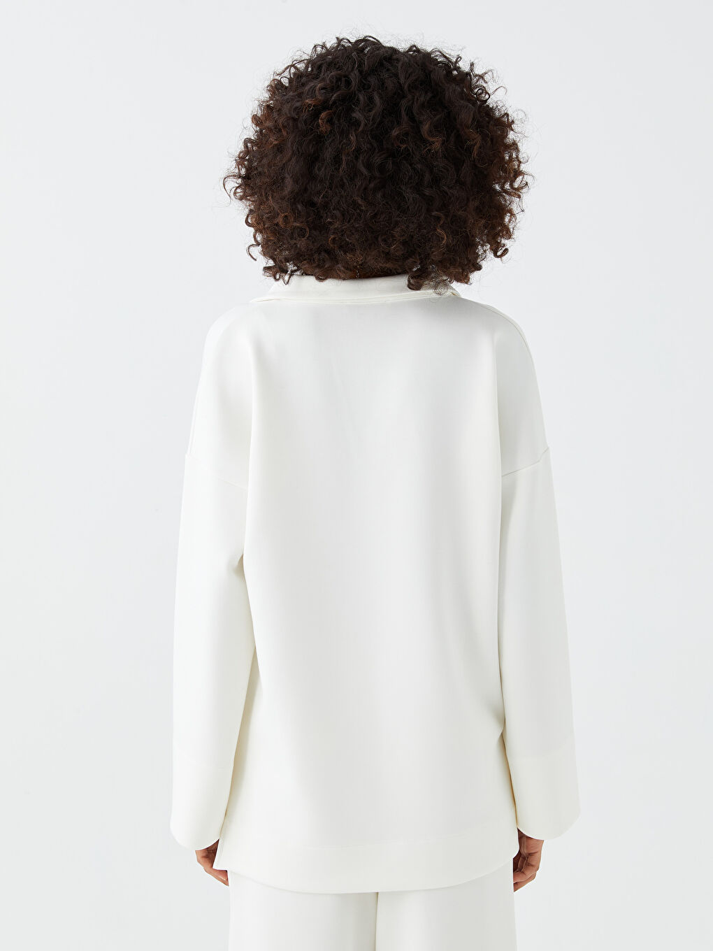 Beyaz Polo Yaka Düz Uzun Kollu Kadın Sweatshirt-4