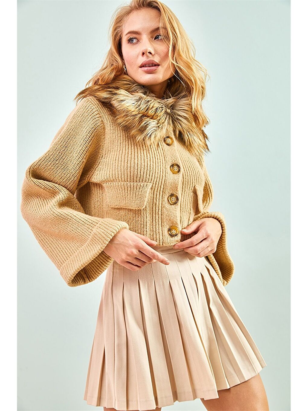 Ekru Kürk Yaka Düz Uzun Kollu Kadın Triko Hırka