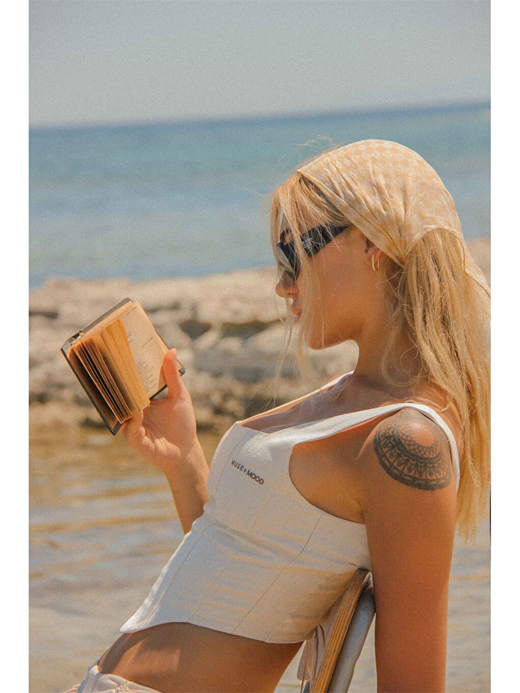 Bej Kare Yaka Nakışlı Askılı Crop Kadın Büstiyer