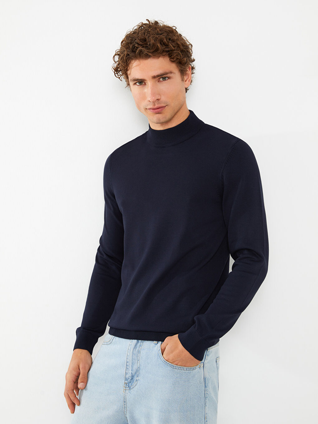 سترة تريكو كم طويل بياقة هاي نيك للرجال