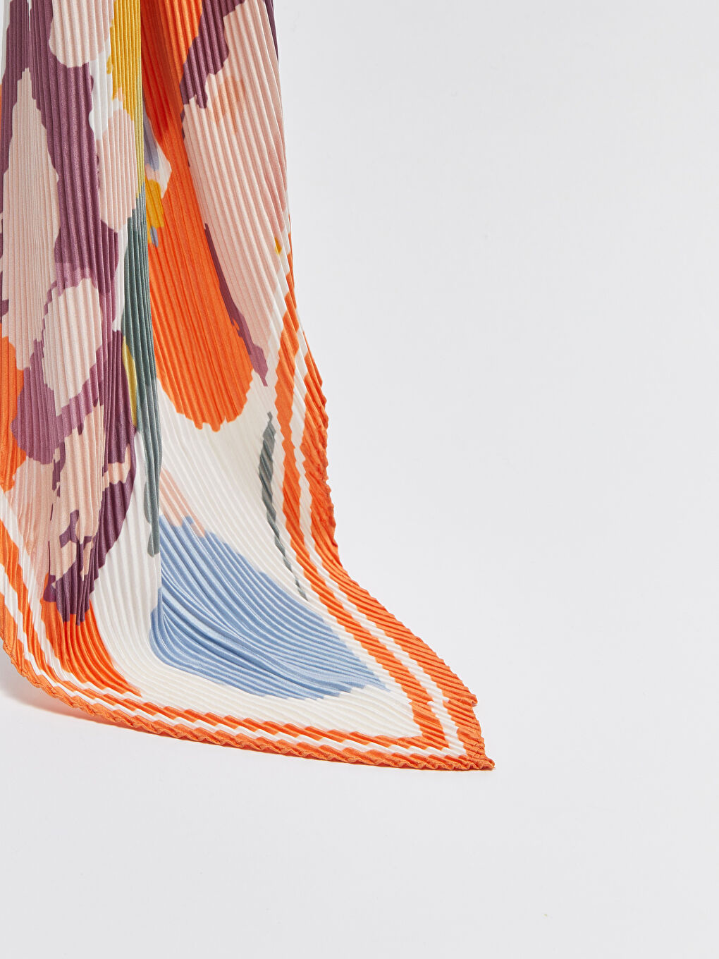 Karışık Çiçek Desenli Kadın Eşarp-4