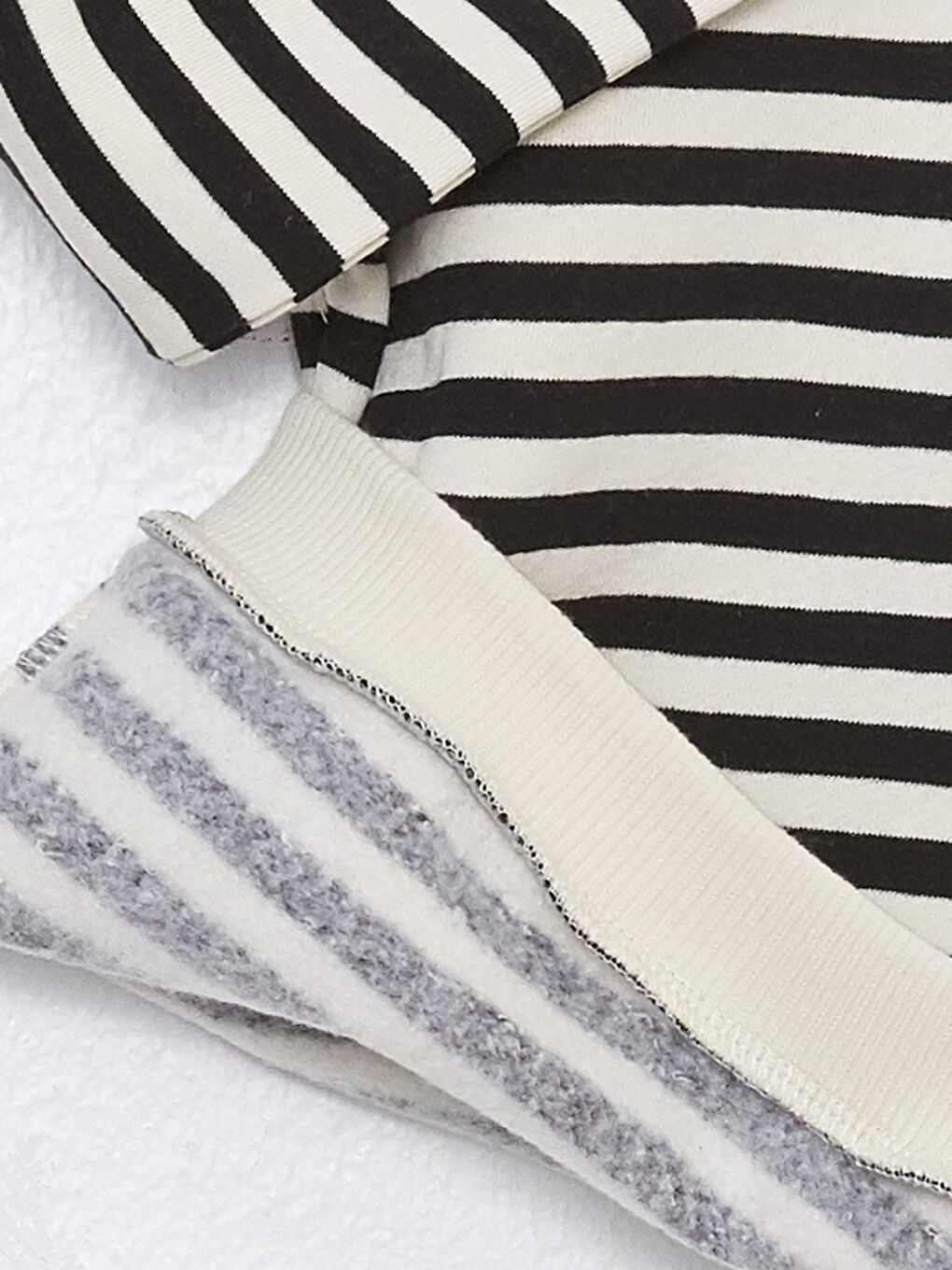 Siyah Bisiklet Yaka Uzun Kollu Çizgili Kız Bebek Sweatshirt-6