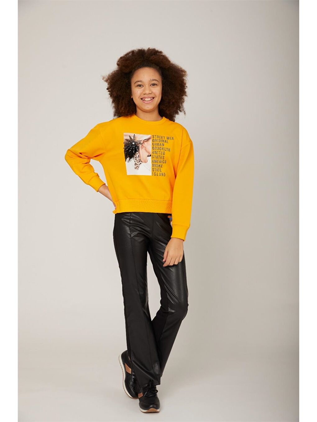 Crew Neck Printed Long Sleeve Girls' Sweatshirt