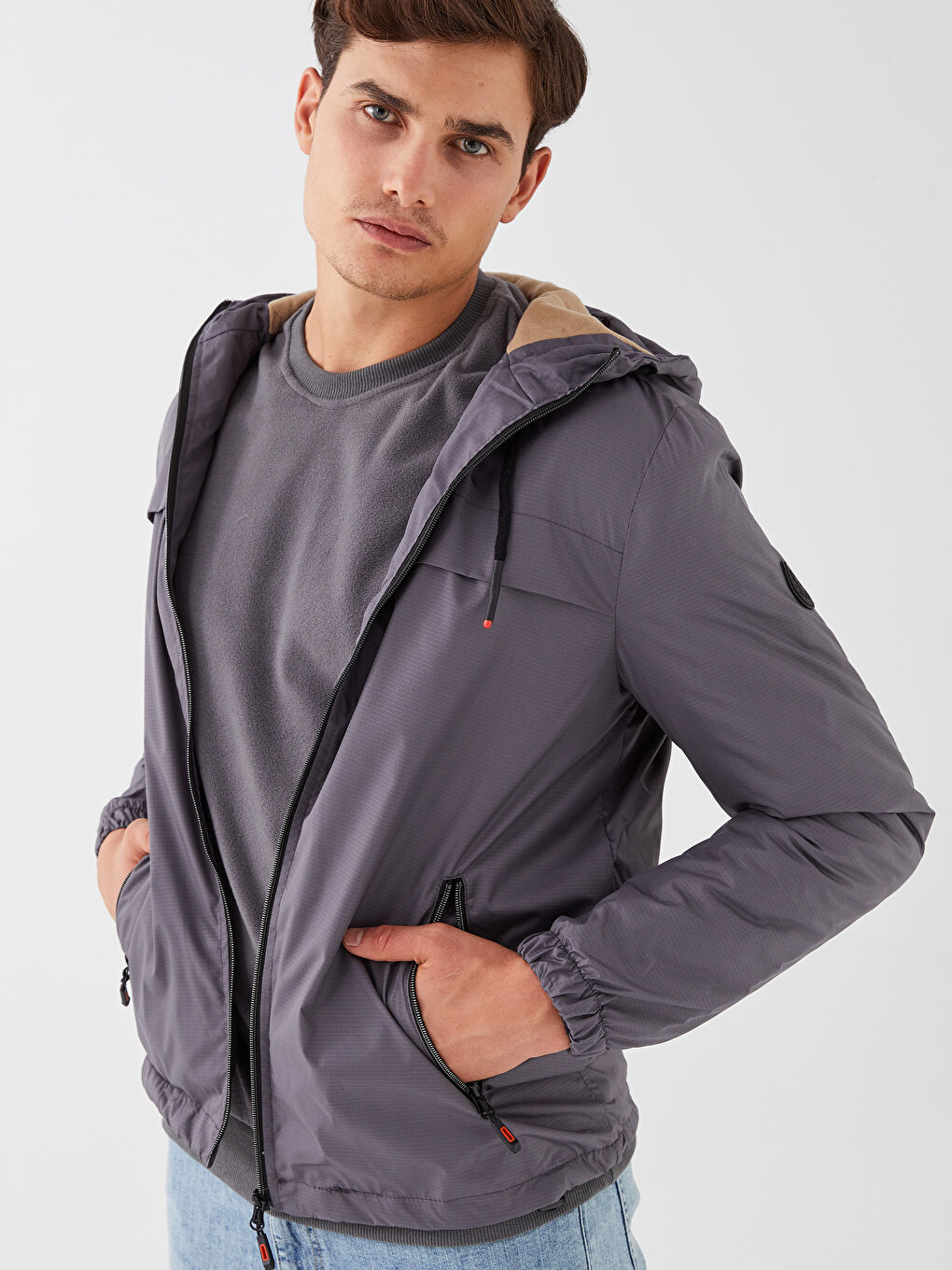 Gri Standart Kalıp Kapüşonlu Erkek Mont-1