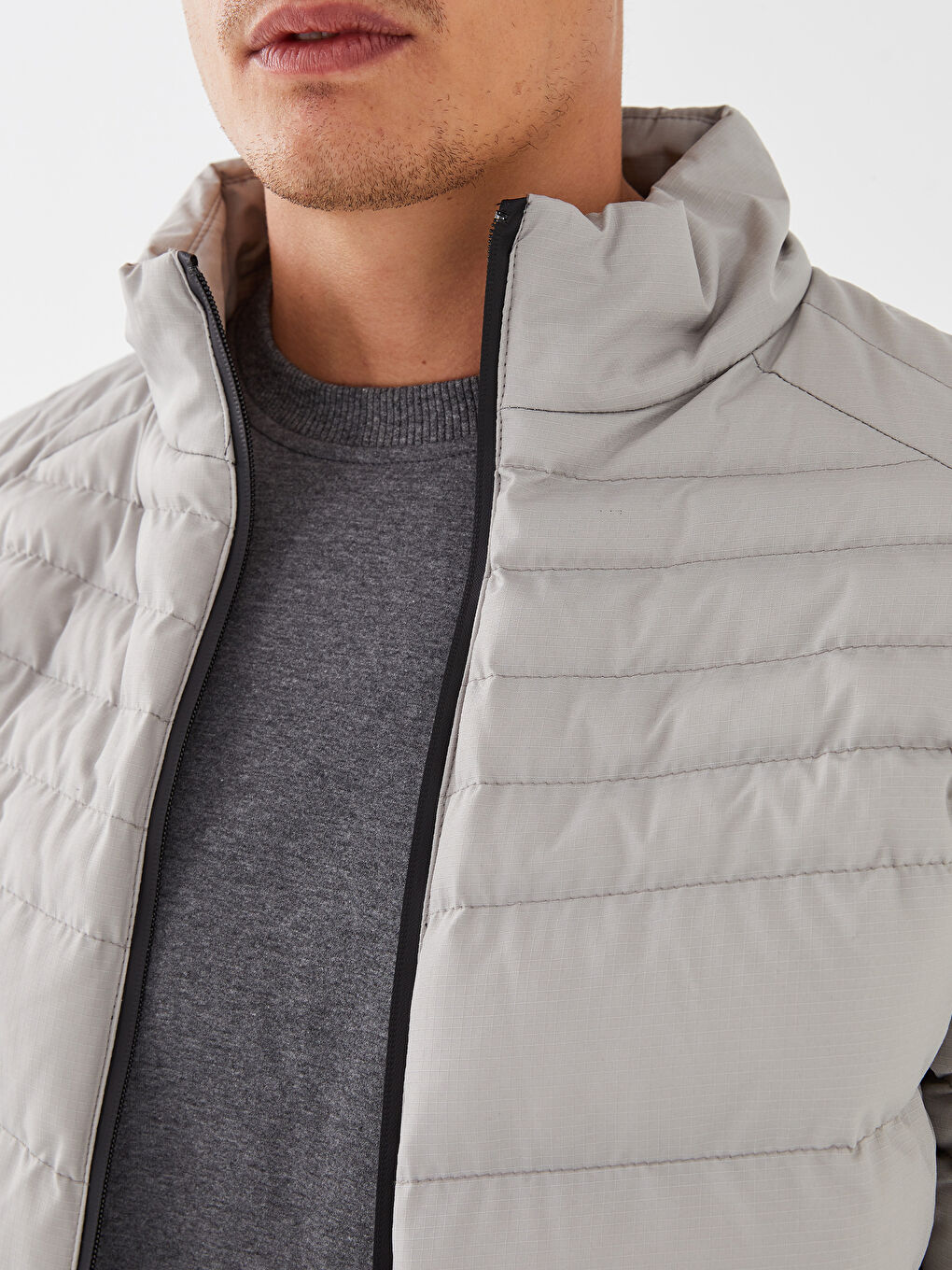 بالطو منتفخ بياقة قمع للرجال بمقاس عادي-3