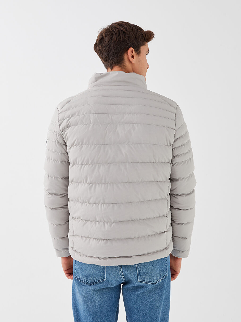 بالطو منتفخ بياقة قمع للرجال بمقاس عادي-5