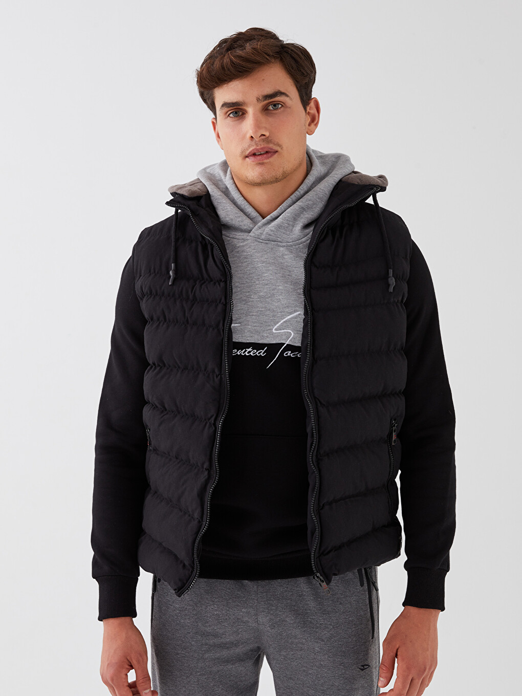Siyah Slim Fit Kapüşonlu Dik Yaka Erkek Şişme Yelek-1