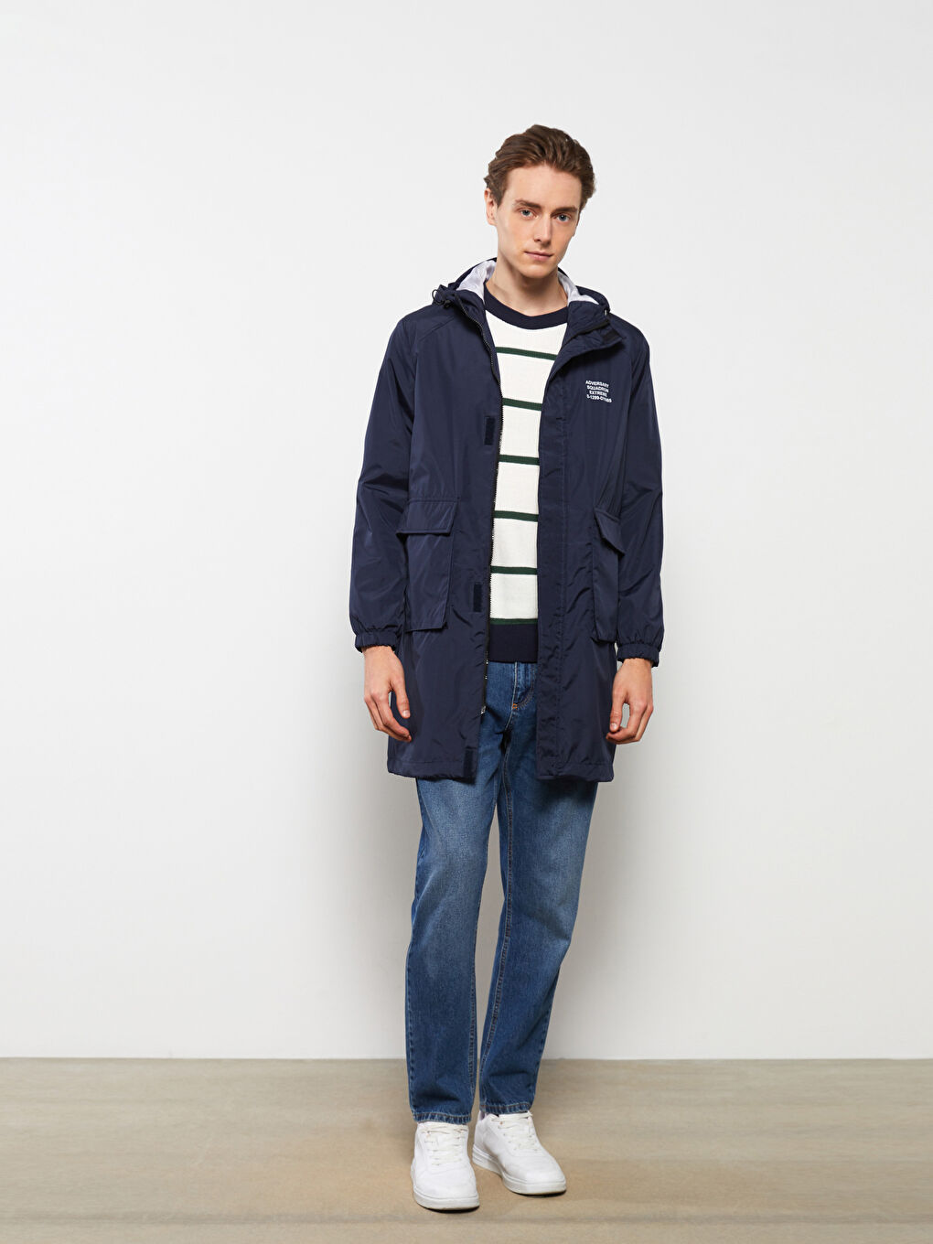 Lacivert Standart Kalıp Kapüşonlu Erkek Yağmurluk