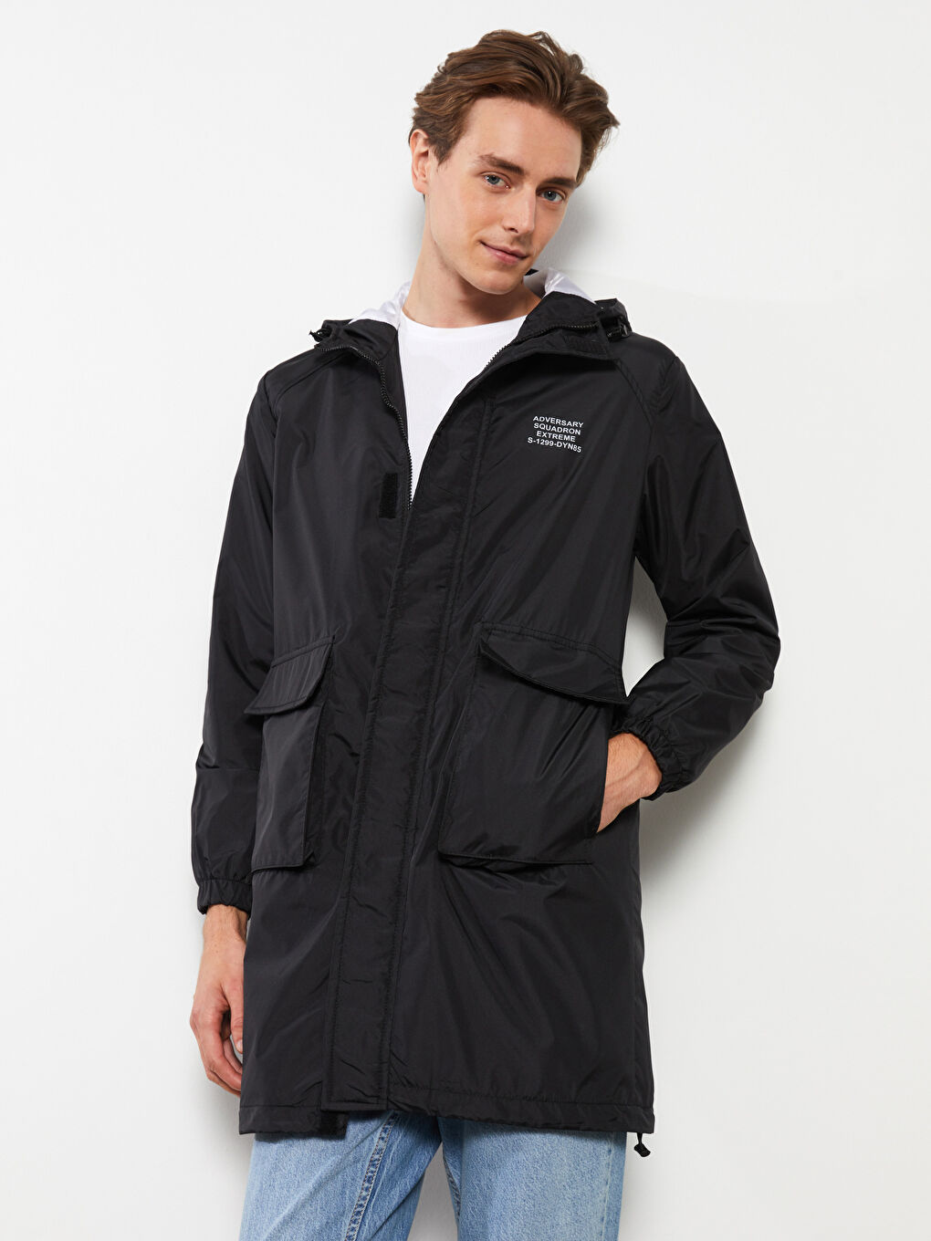 Siyah Standart Kalıp Kapüşonlu Erkek Yağmurluk-2