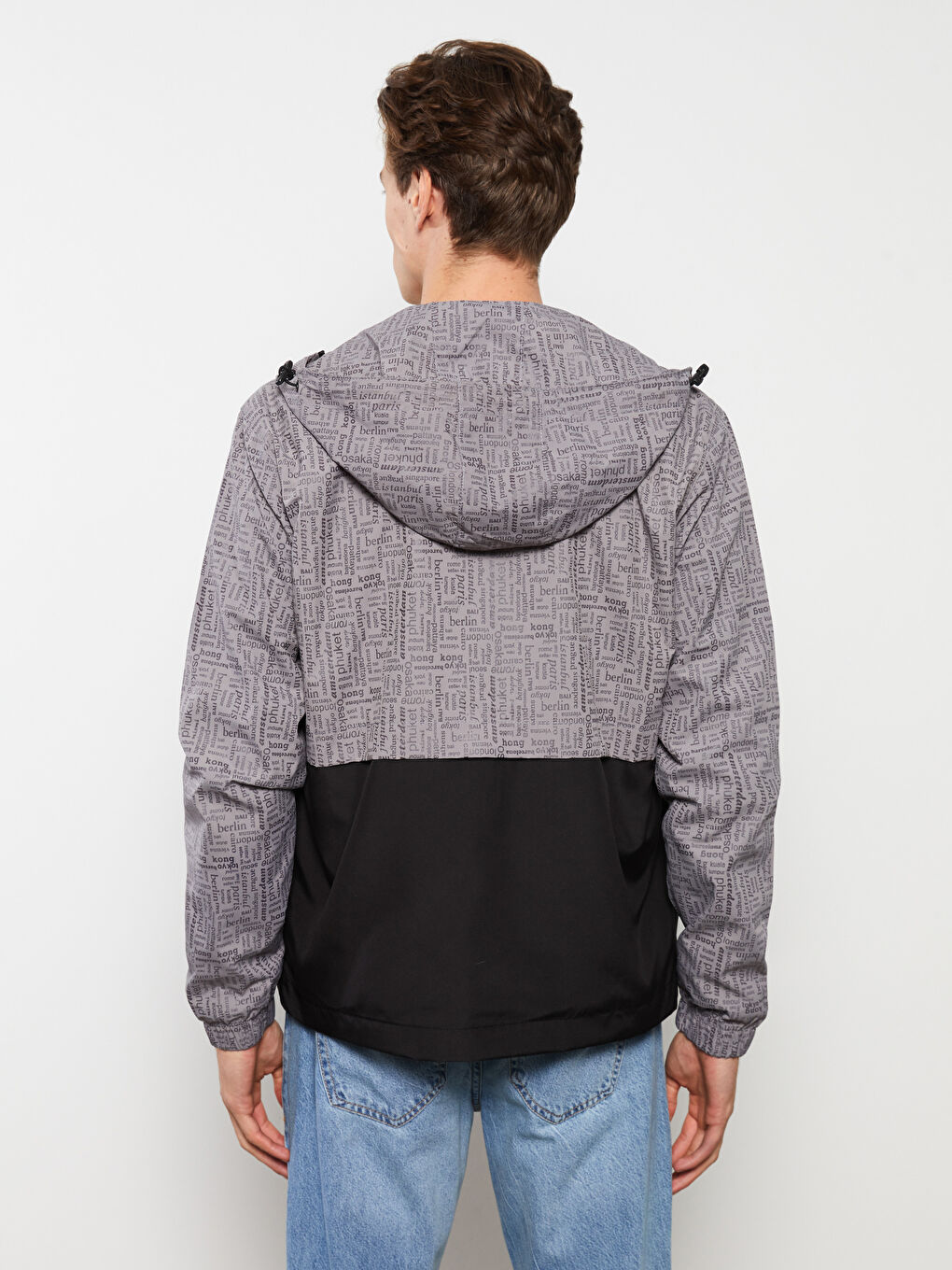 Gri Standart Kalıp Kapüşonlu Renk Bloklu Erkek Yağmurluk-5