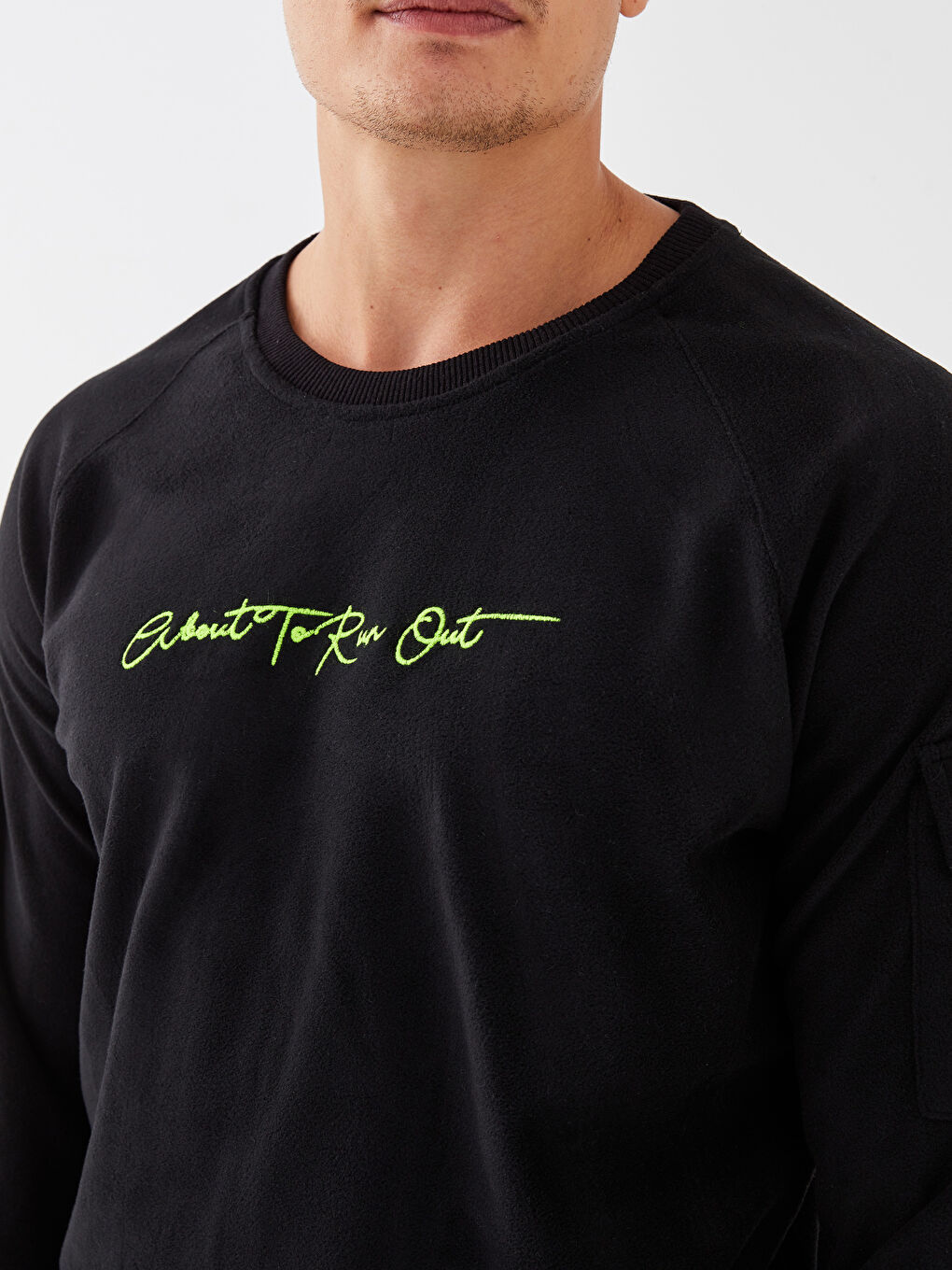 Свитшот Мужской Флисовый Вышитый С Длинным Рукавом И Круглым Вырезом-2