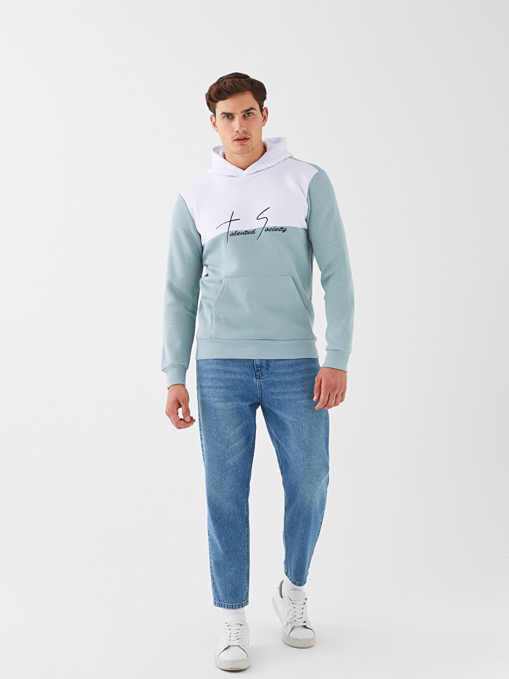 هودي رجالي مطرز بأكمام طويلة ومزود بغطاء رأس-2