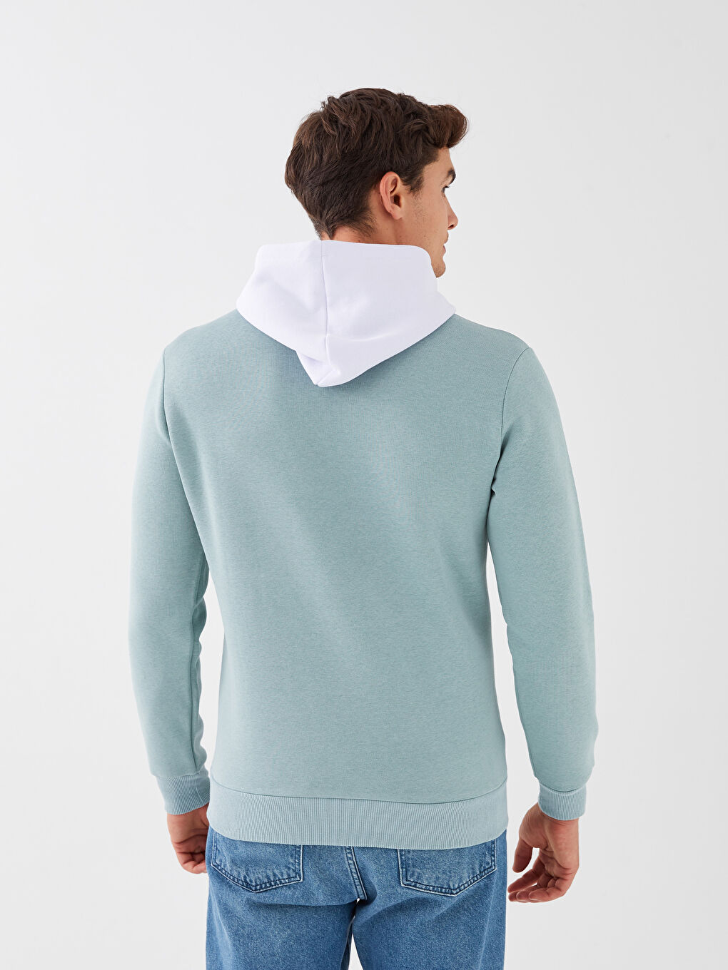 هودي رجالي مطرز بأكمام طويلة ومزود بغطاء رأس-4