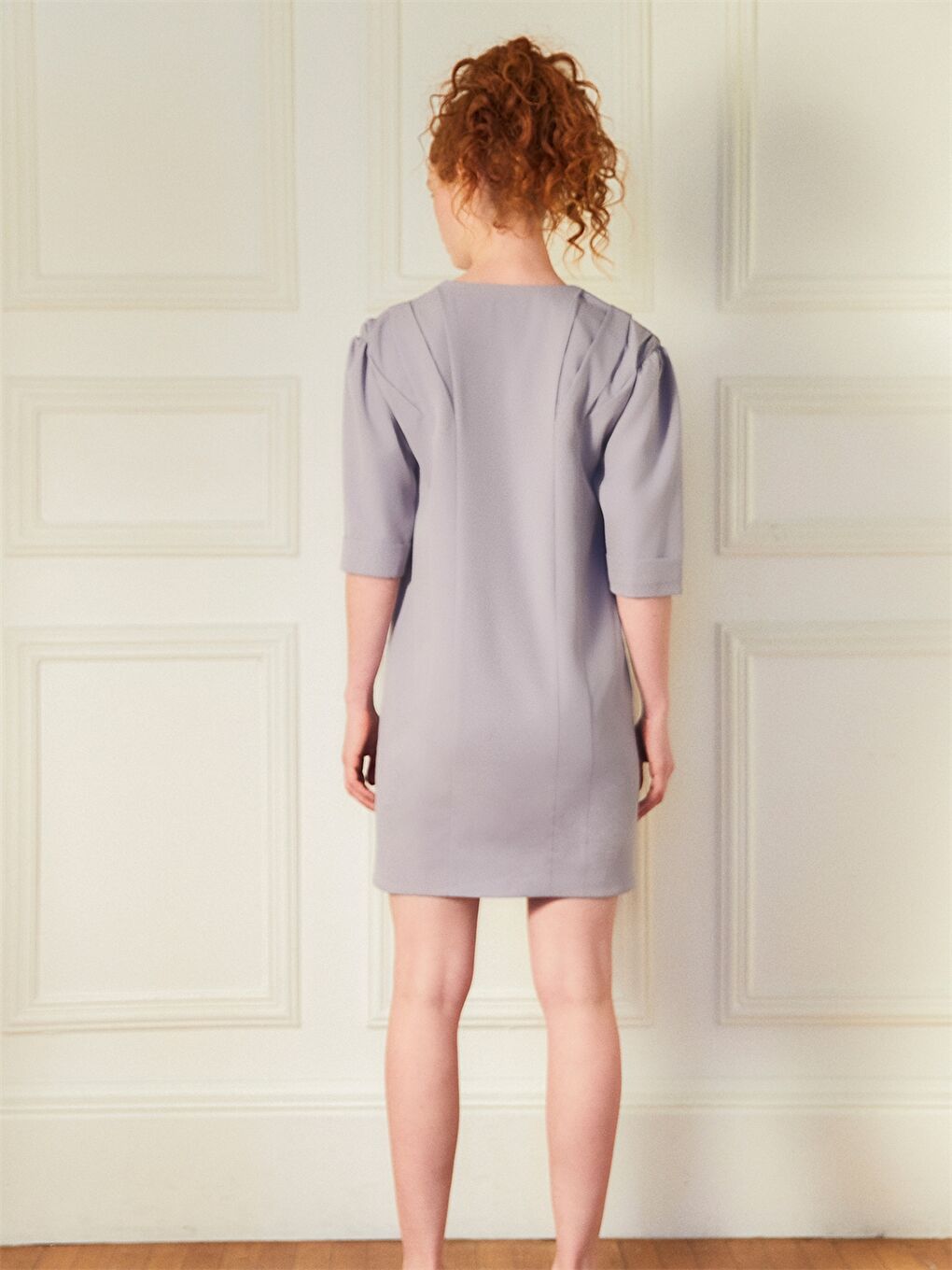 Gri V Yaka Düz Kısa Kollu Kadın Elbise-2