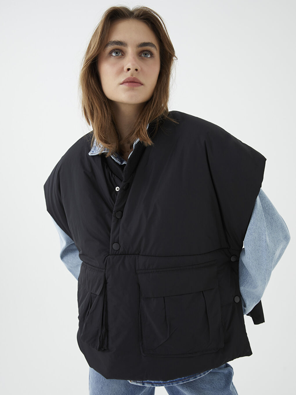 Siyah Kadın Dik Yaka Düz Panço-1