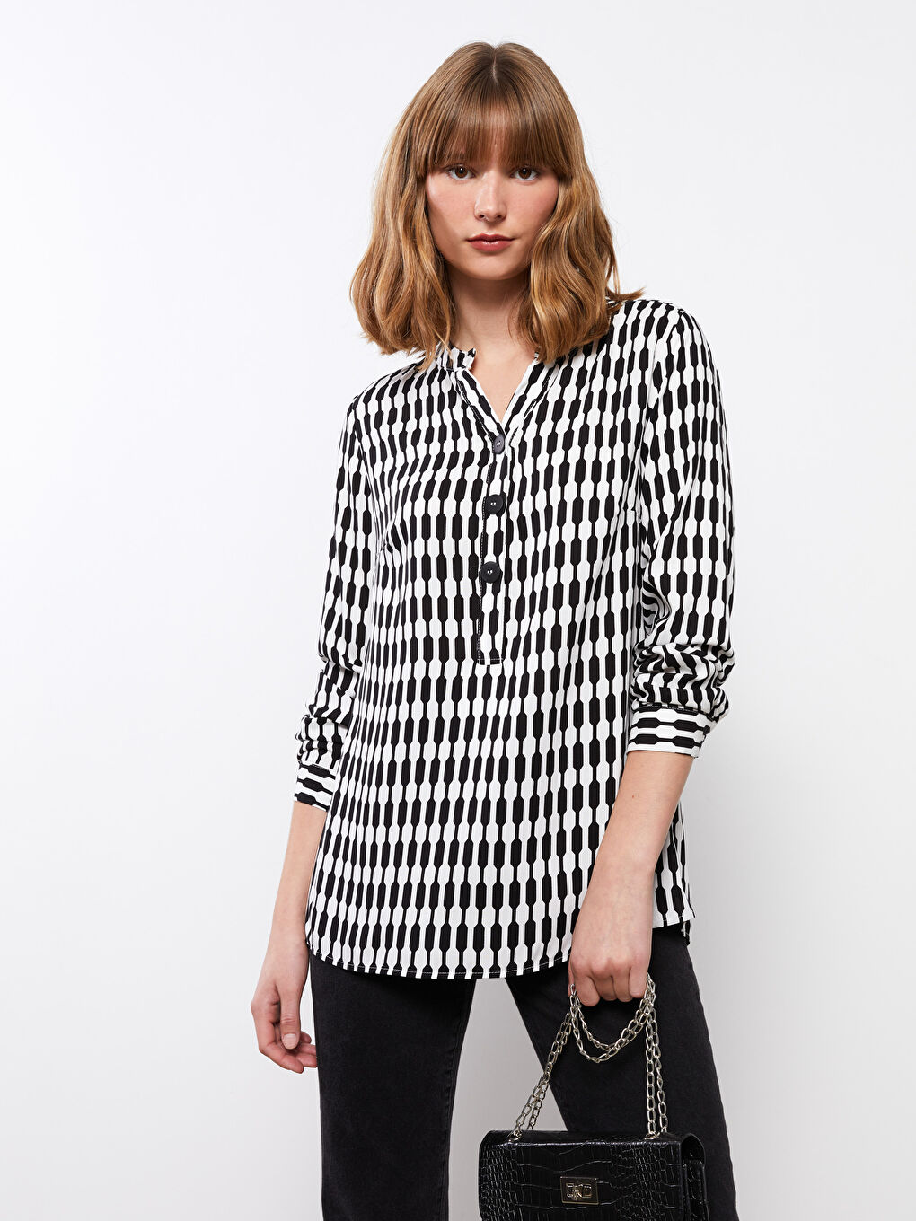 Bej Kaçık Yaka Desenli Uzun Kollu Kadın Bluz