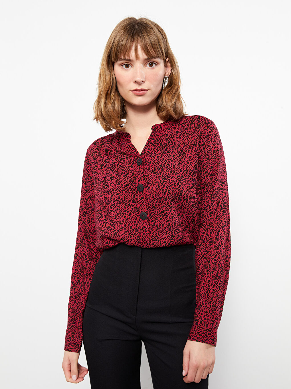 Kırmızı Kaçık Yaka Desenli Uzun Kollu Kadın Bluz-1