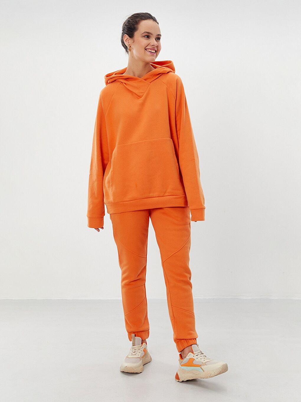 Turuncu Kapüşonlu Düz Uzun Kollu Oversize Kadın Sweatshirt-1