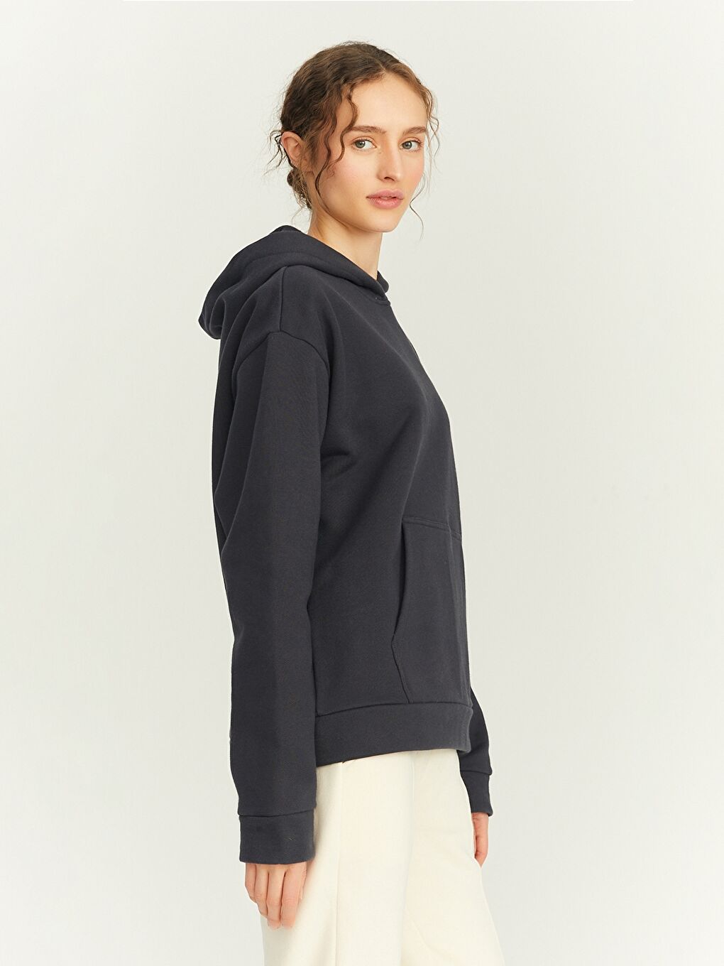 Antrasit Kapüşonlu Düz Uzun Kollu Kadın Sweatshirt-1