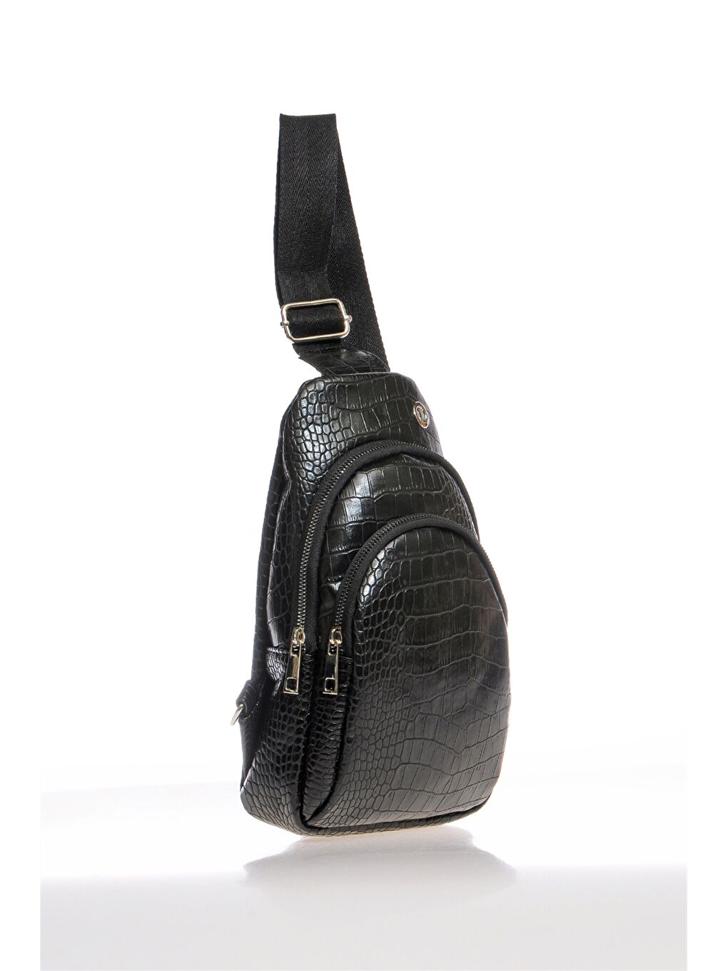 Siyah Deri Görünümlü Kadın Göğüs Çantası-1