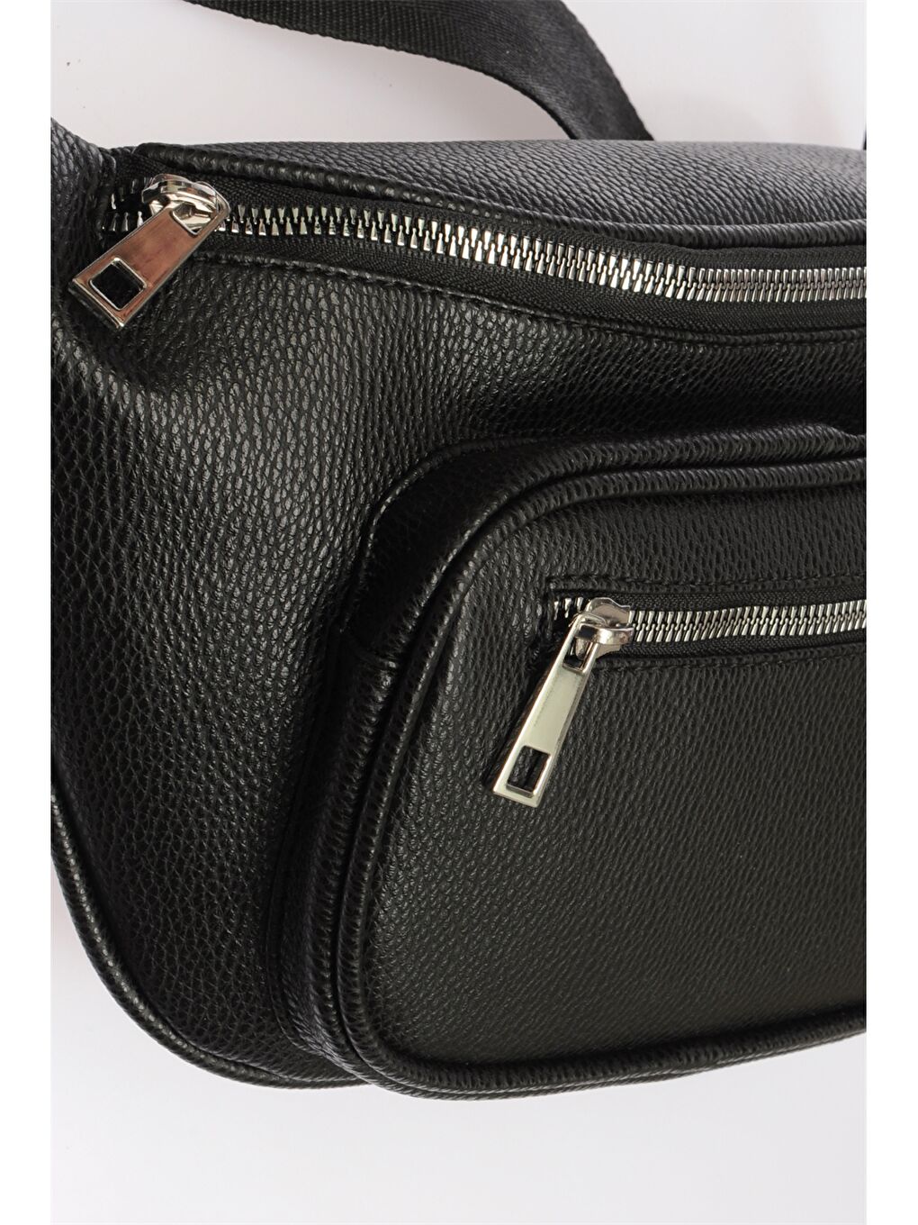 Siyah Deri Görünümlü Kadın Bel Çantası-3