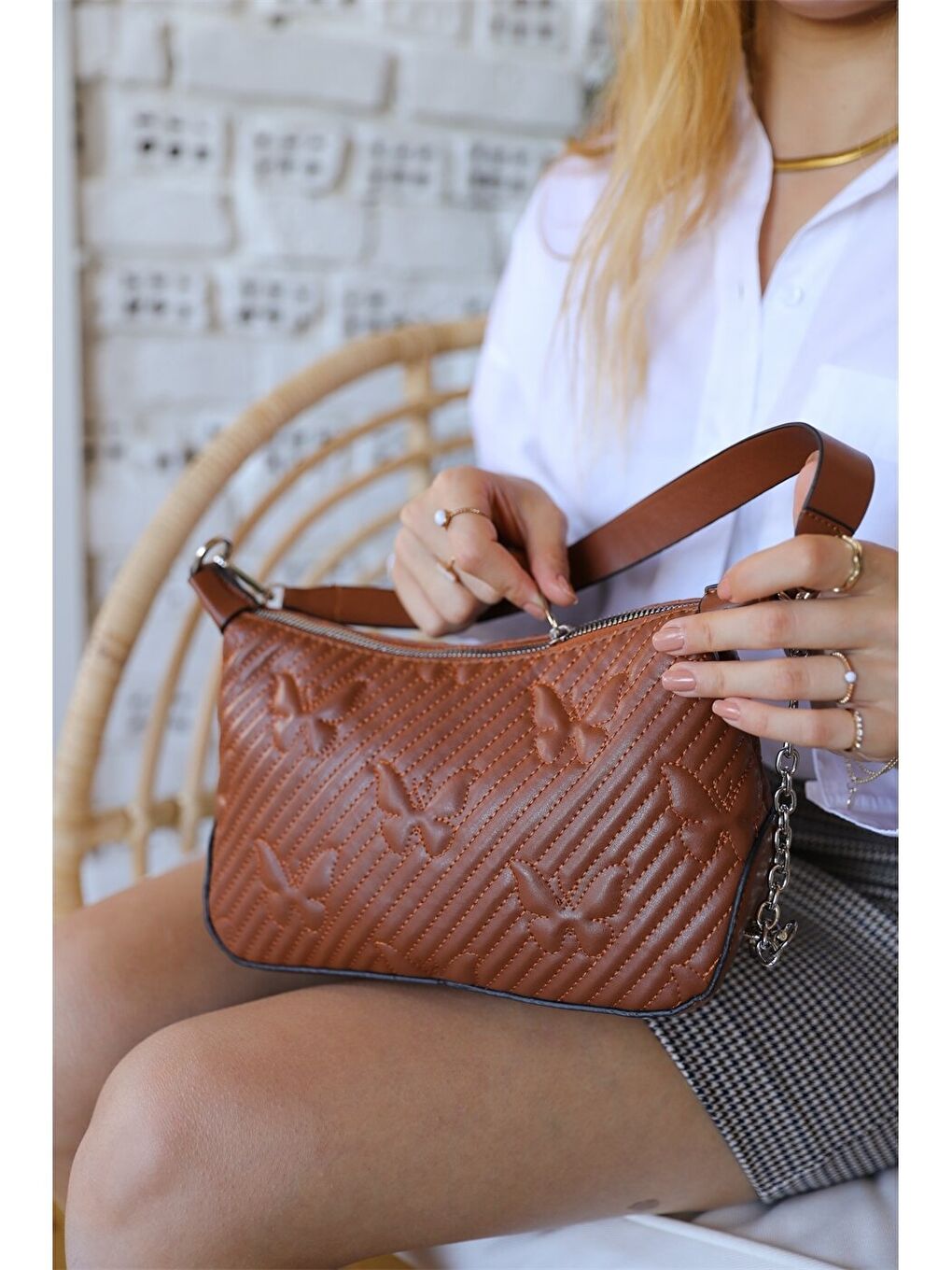 Kahverengi Deri Görünümlü Desenli Kadın Omuz Çantası-2