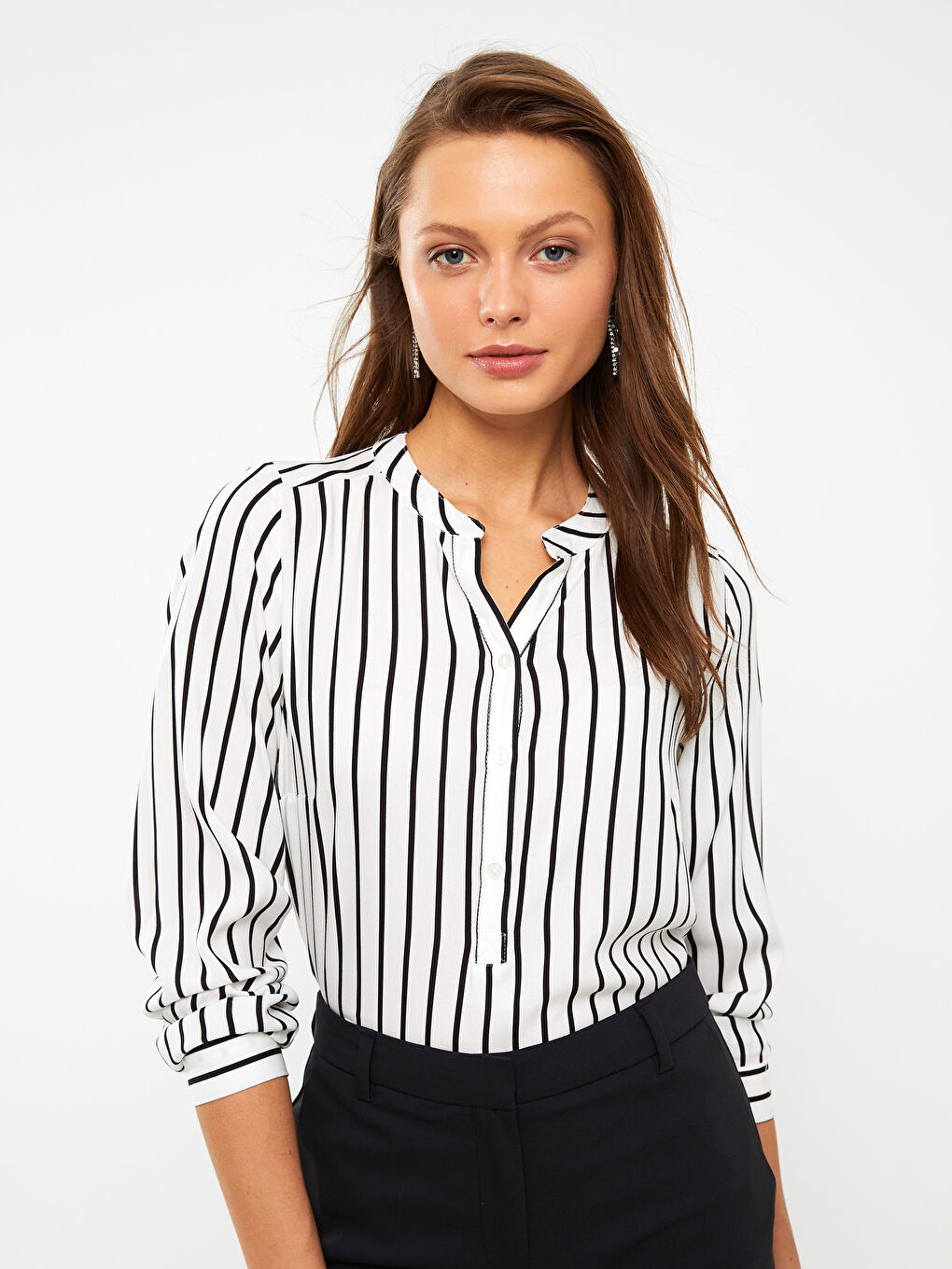 Siyah Kaçık Yaka Çizgili Uzun Kollu Kadın Bluz-1