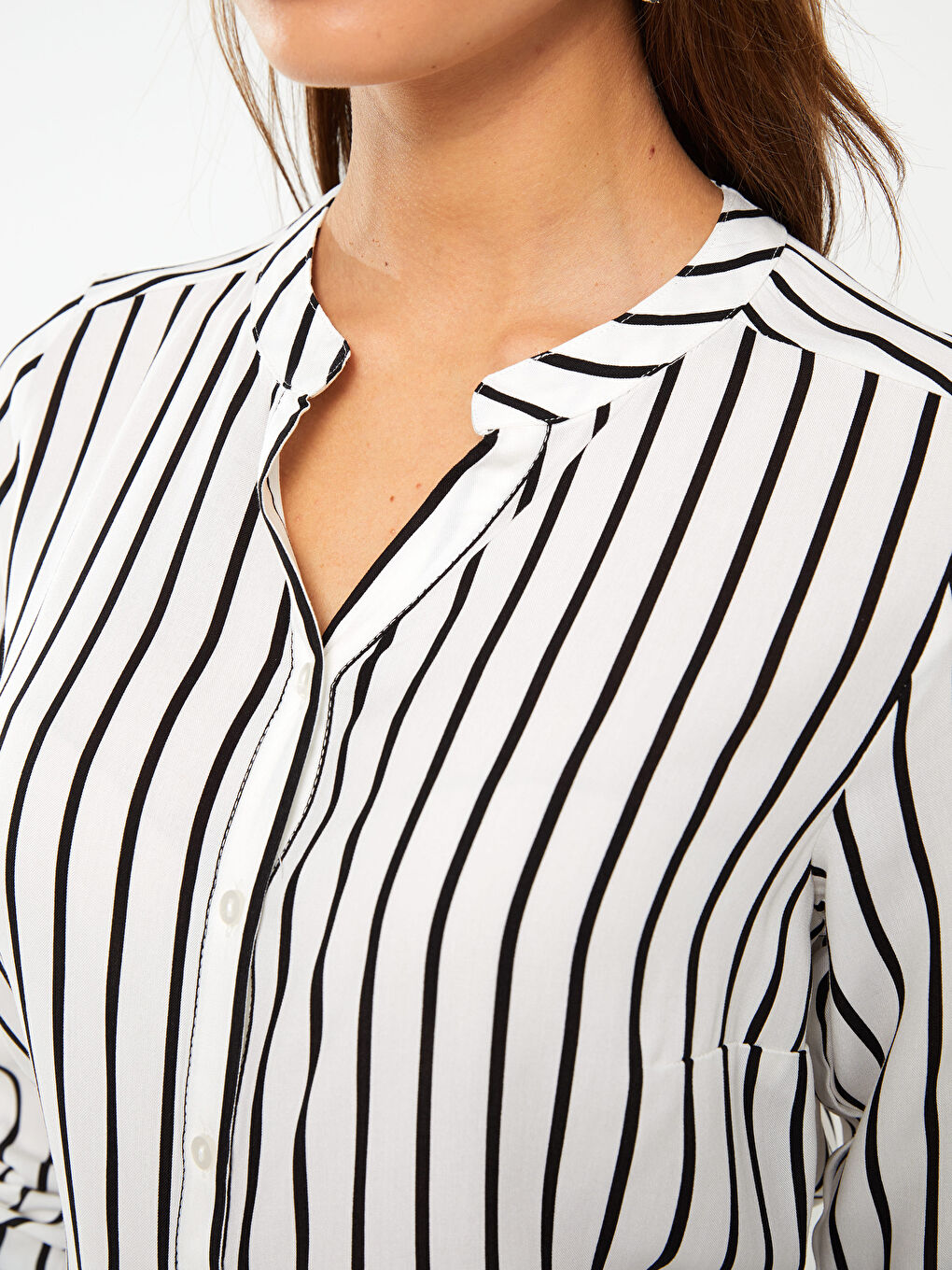 Siyah Kaçık Yaka Çizgili Uzun Kollu Kadın Bluz-3