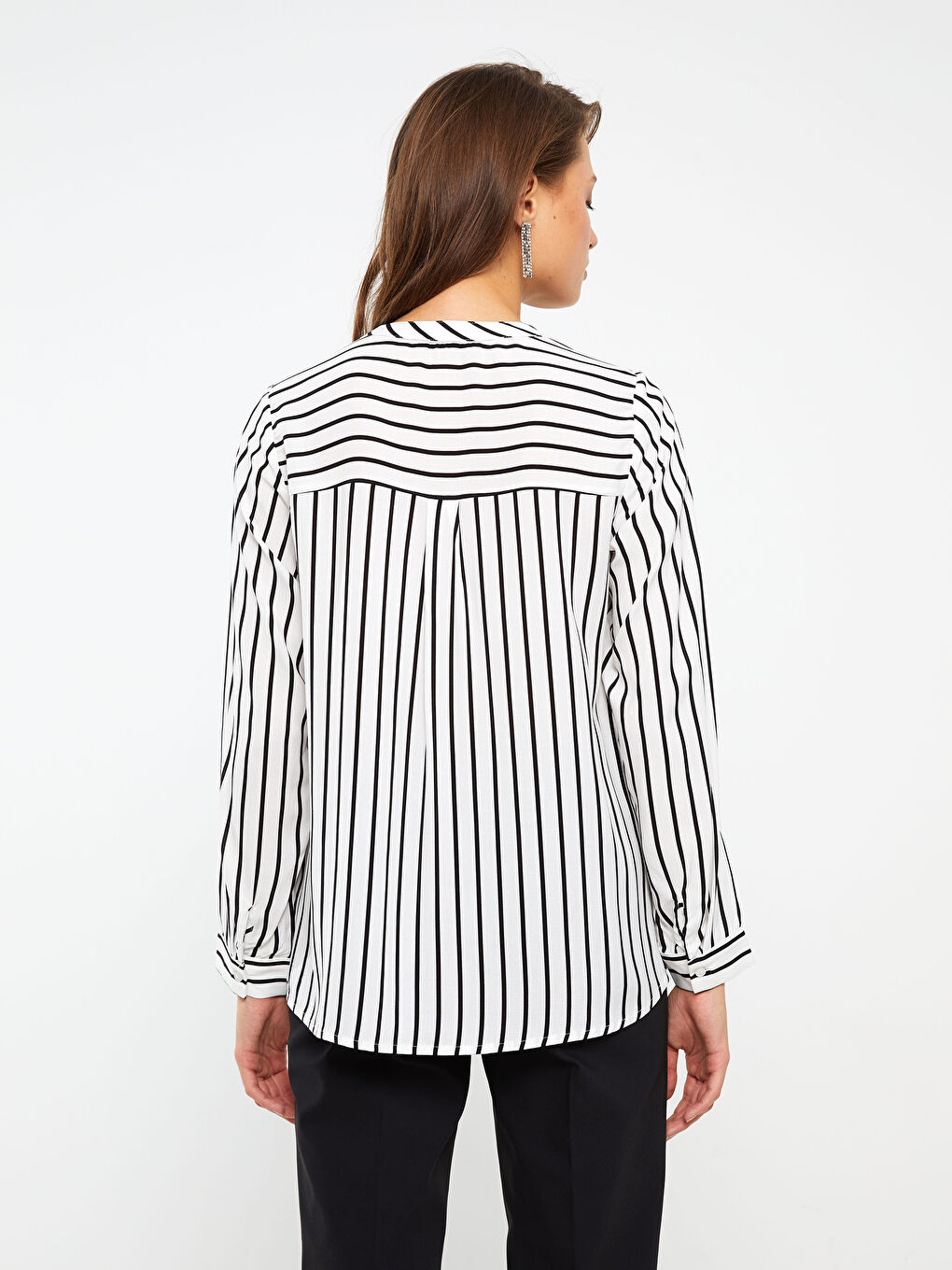 Siyah Kaçık Yaka Çizgili Uzun Kollu Kadın Bluz-4