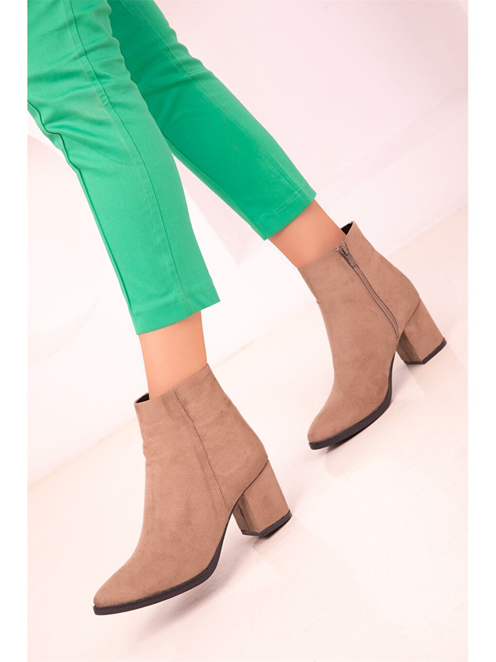 Kahverengi Deri Görünümlü Kroko Desenli Topuklu Kadın Bot