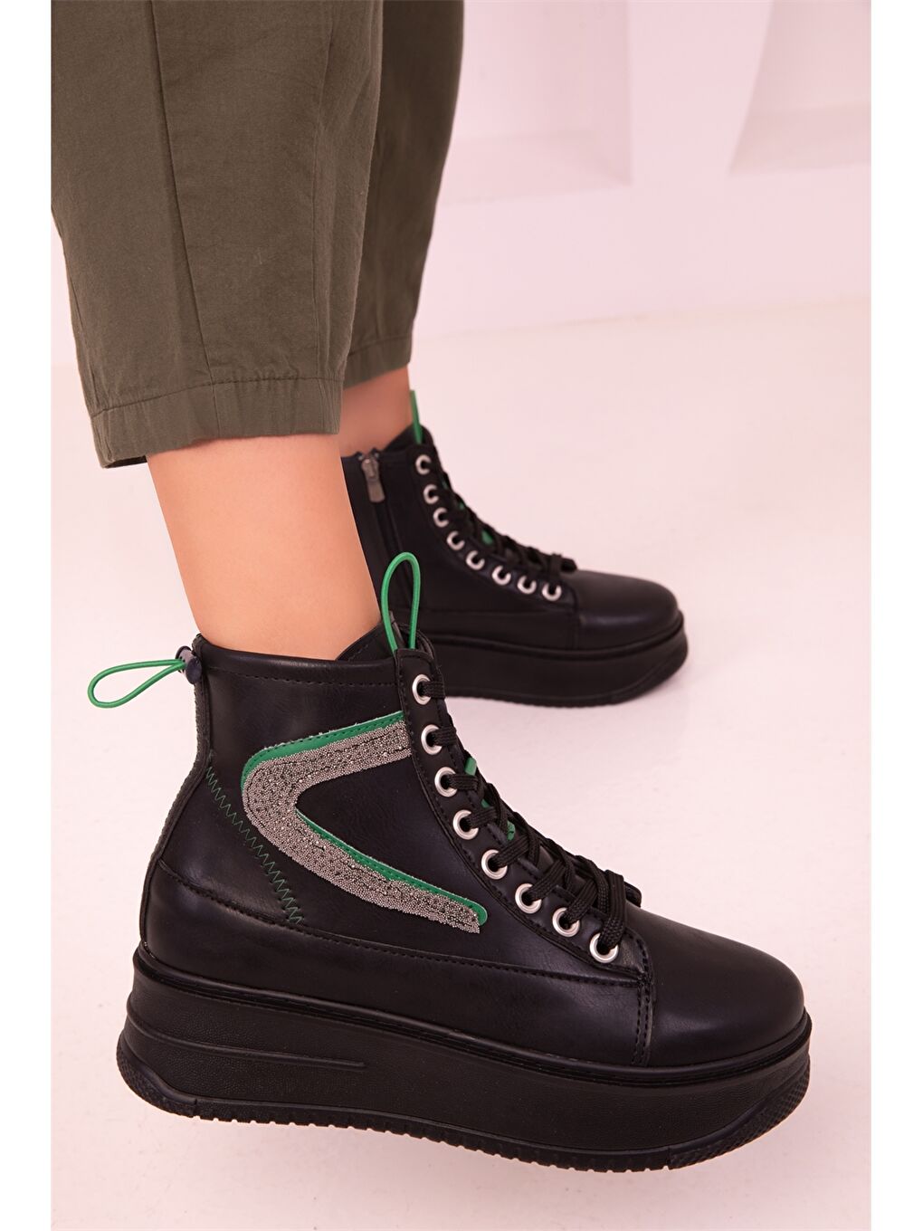 Siyah Desenli Bilek Boy Kadın Bot-4