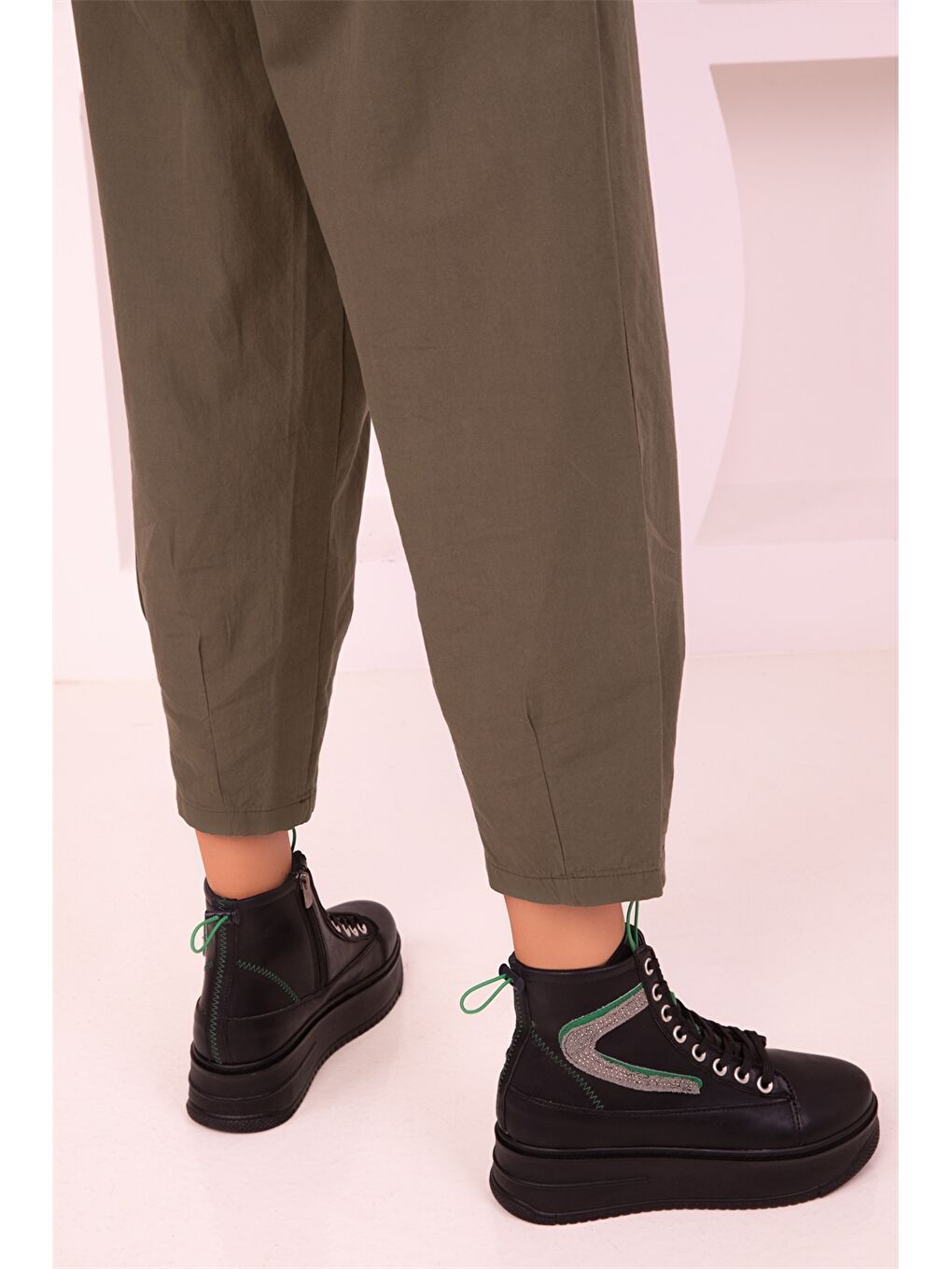 Siyah Desenli Bilek Boy Kadın Bot-5