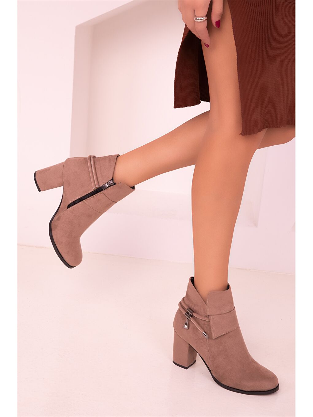 Kahverengi Süet Görünümlü Topuklu Kadın Bot-1