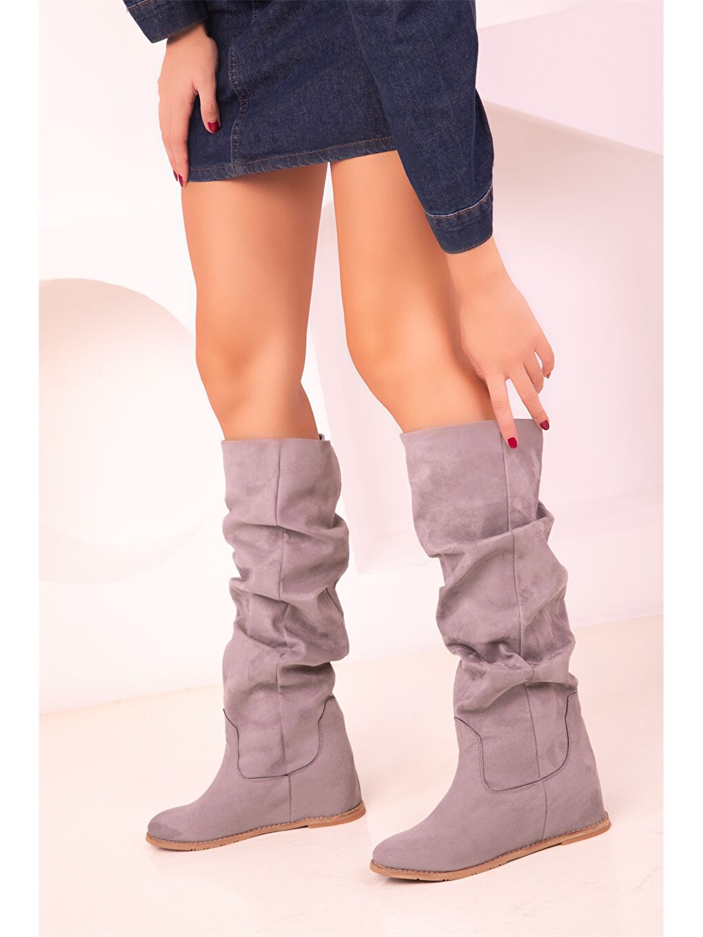 Gri Süet Görünümlü Kadın Çizme