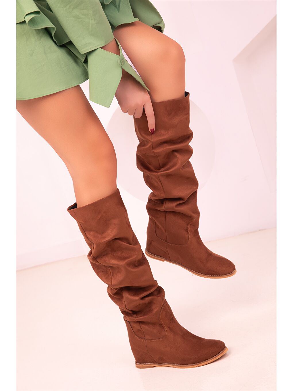 Ekru Karamel Çizme-1